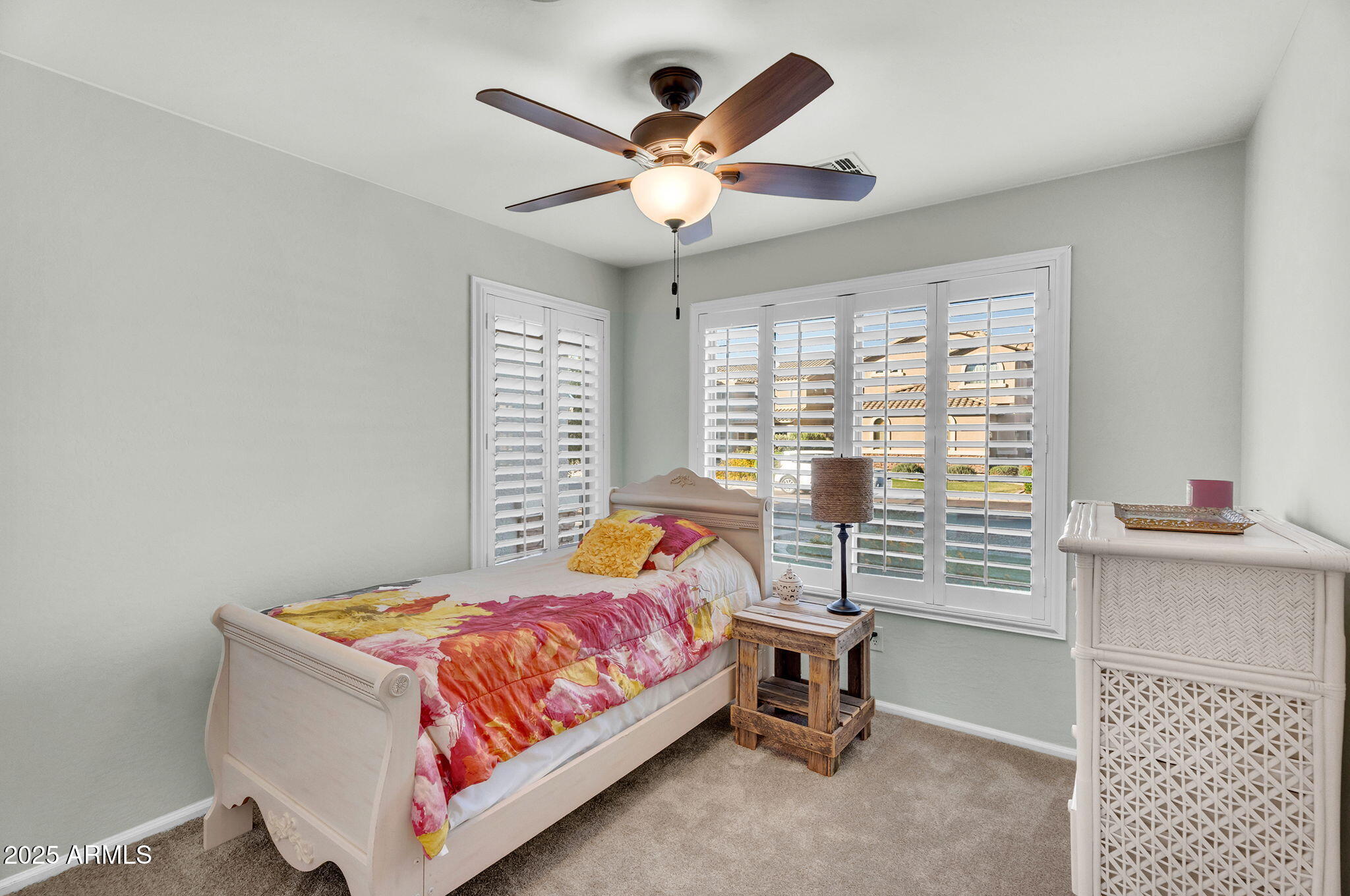 695 W HOLSTEIN Trail