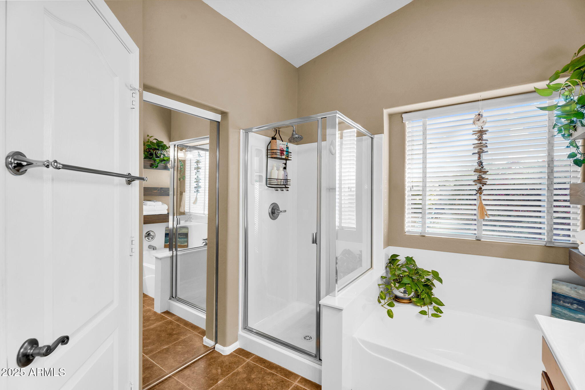 695 W HOLSTEIN Trail