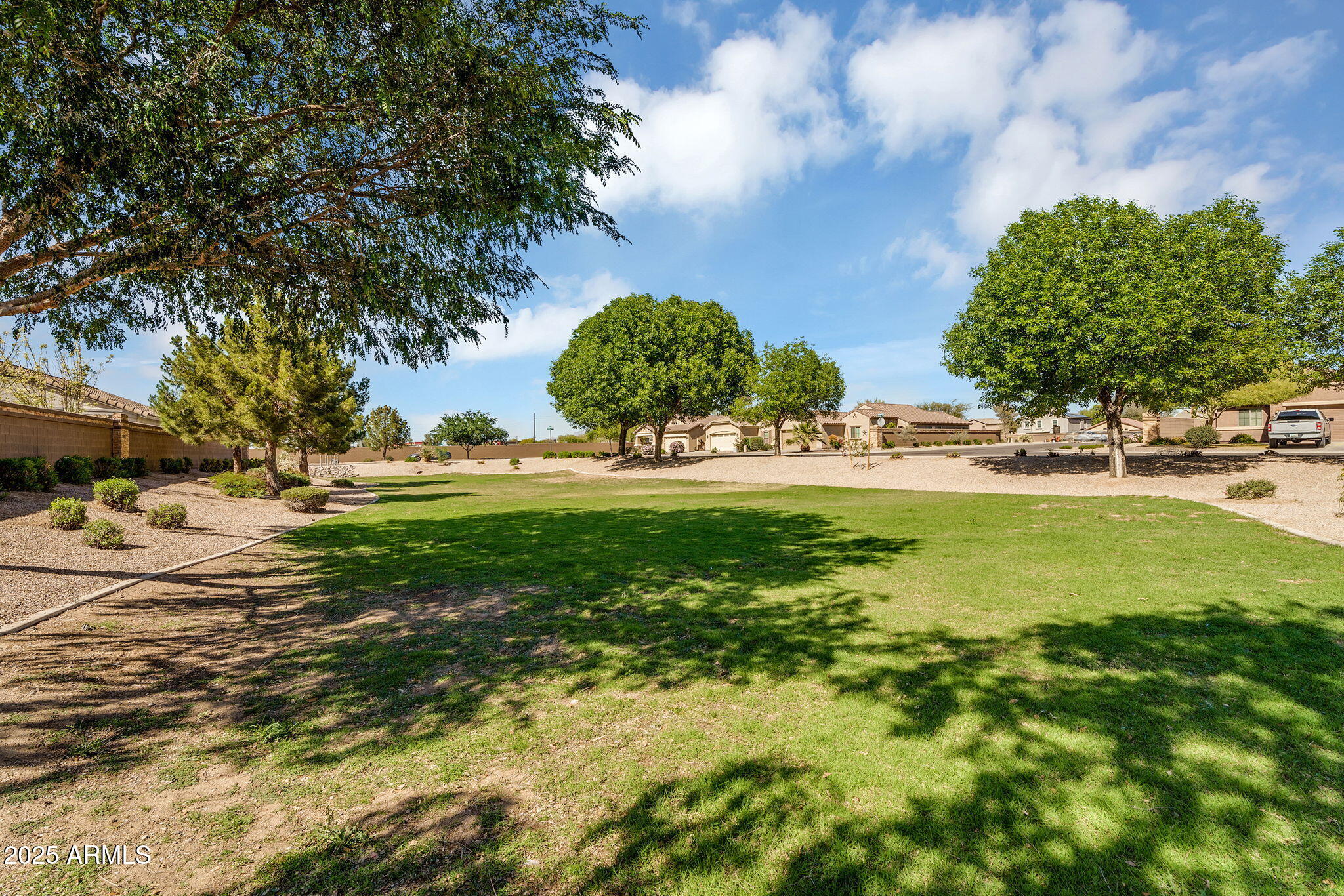 695 W HOLSTEIN Trail