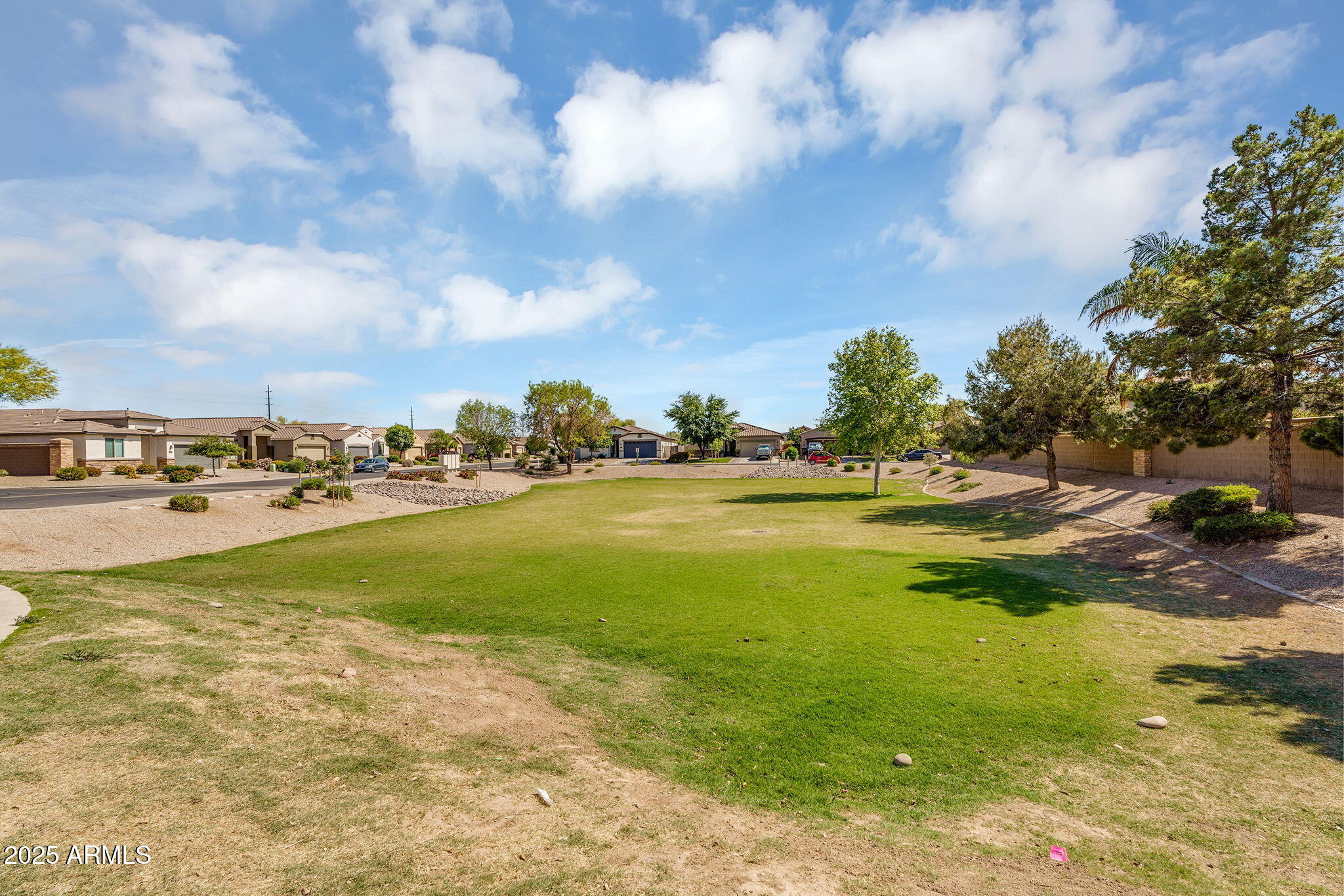 695 W HOLSTEIN Trail