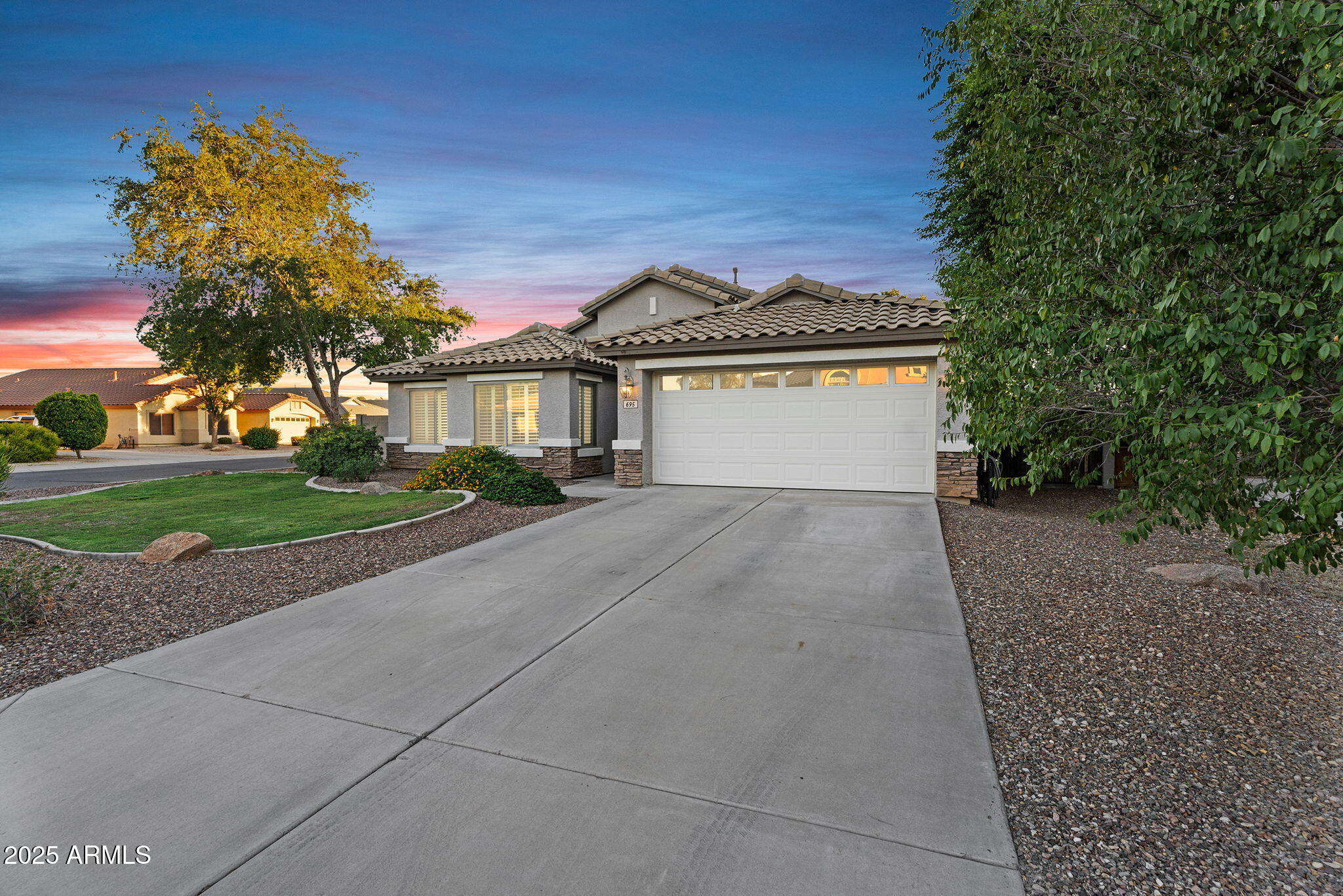 695 W HOLSTEIN Trail