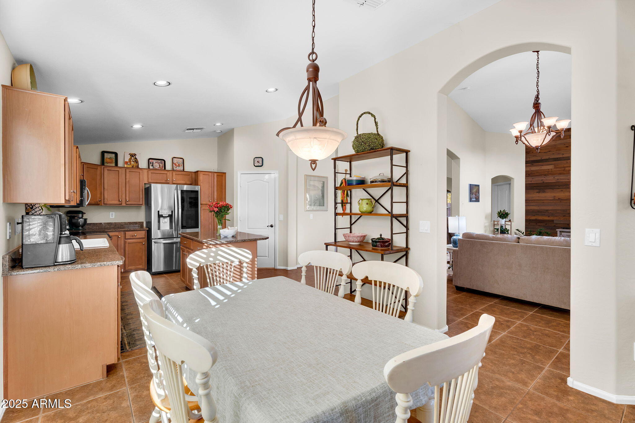 695 W HOLSTEIN Trail