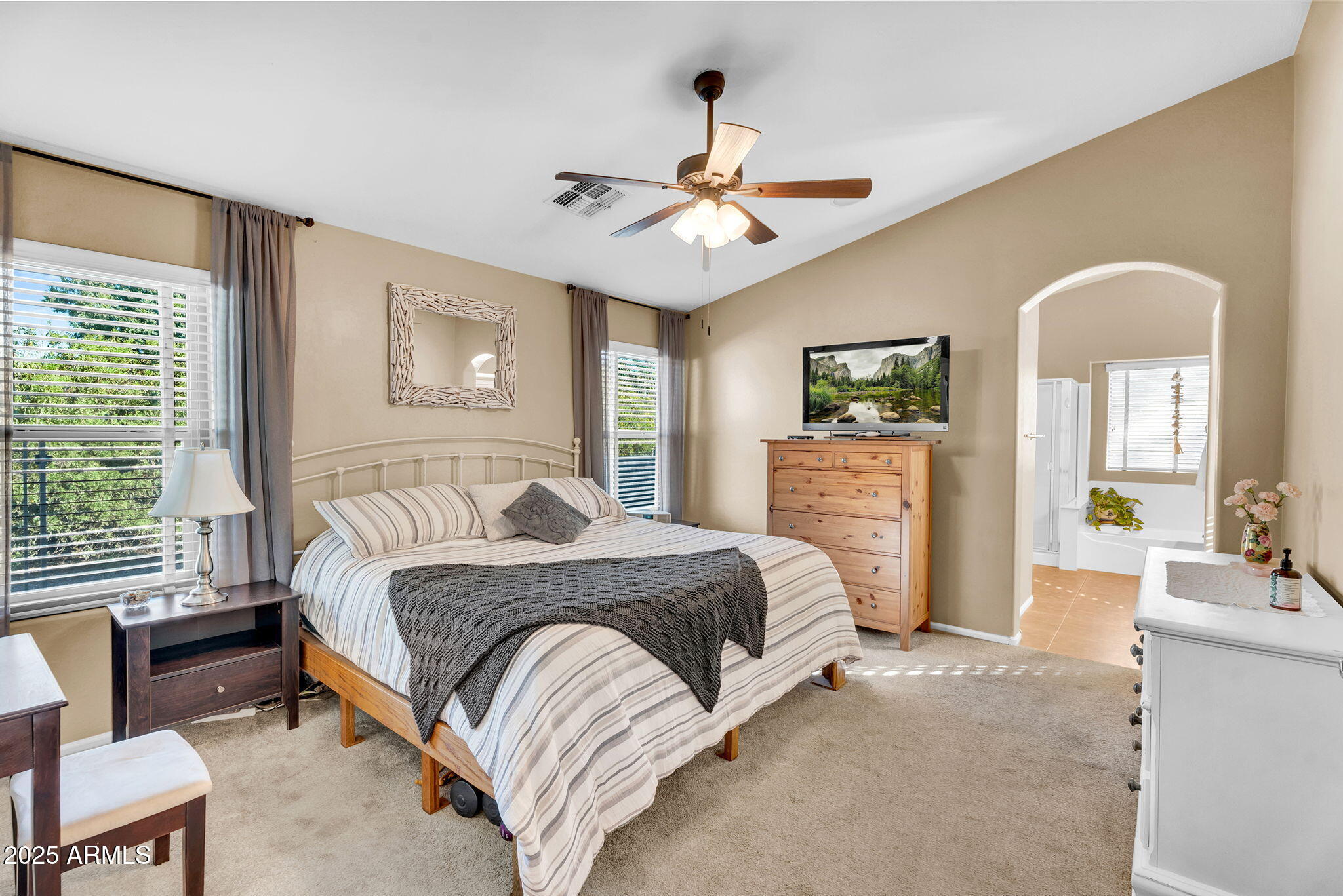 695 W HOLSTEIN Trail