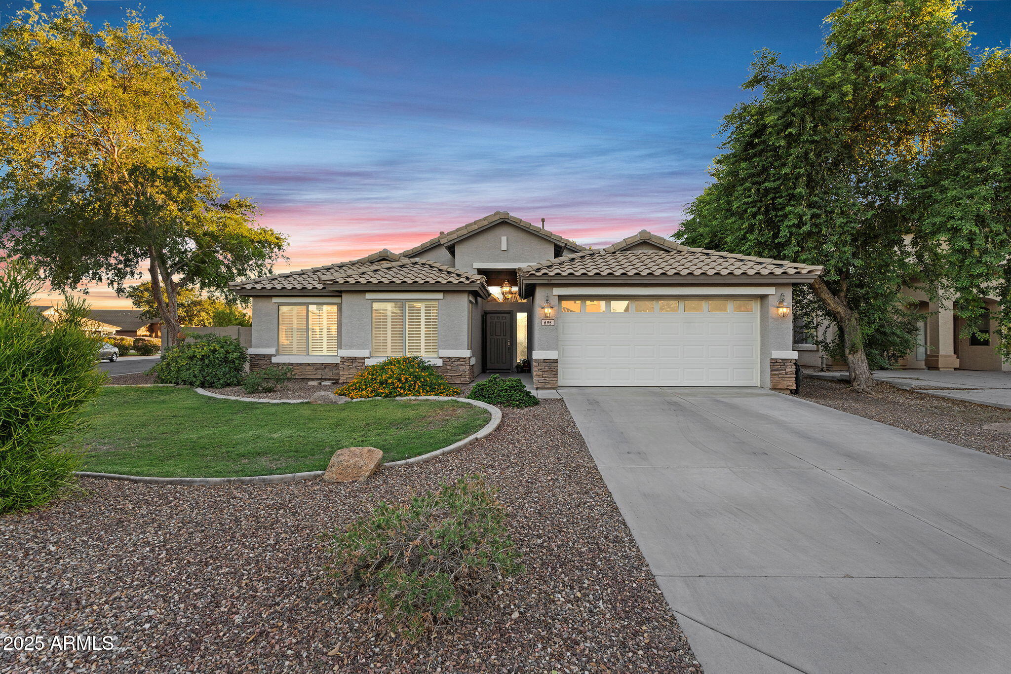 695 W HOLSTEIN Trail