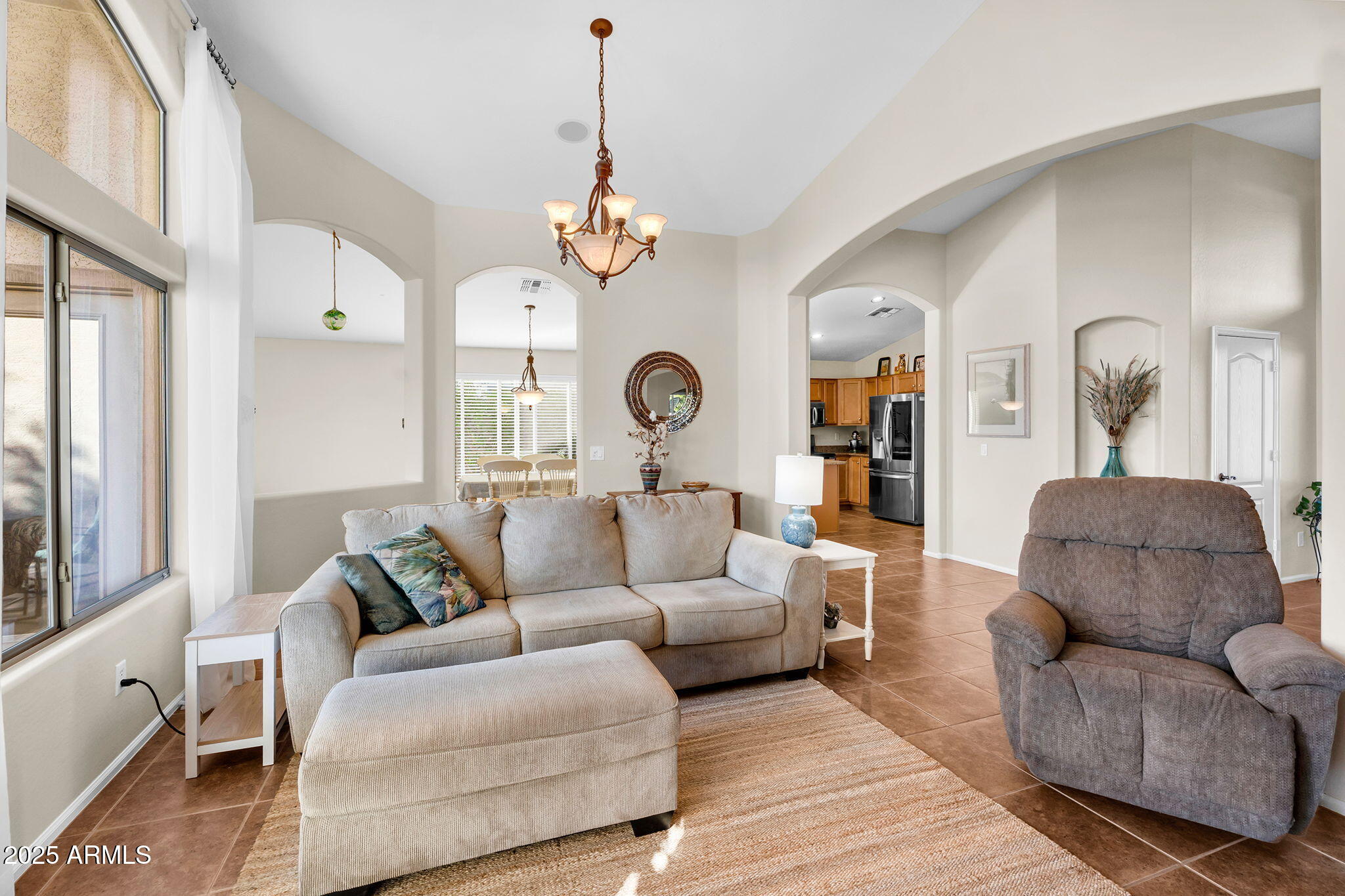 695 W HOLSTEIN Trail