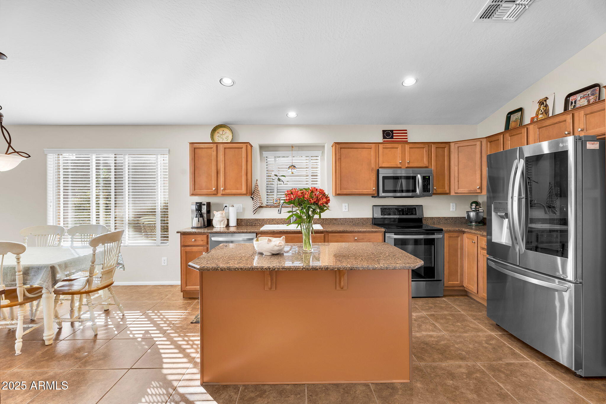 695 W HOLSTEIN Trail