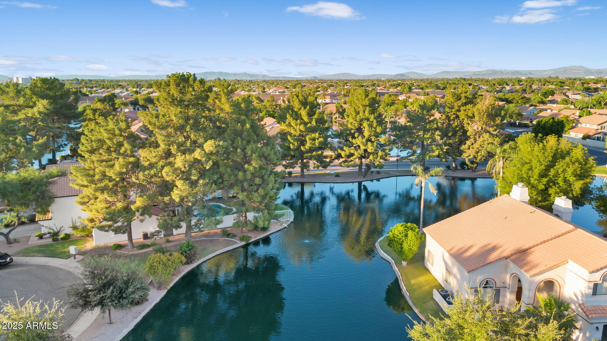 1832 W WILDHORSE Drive