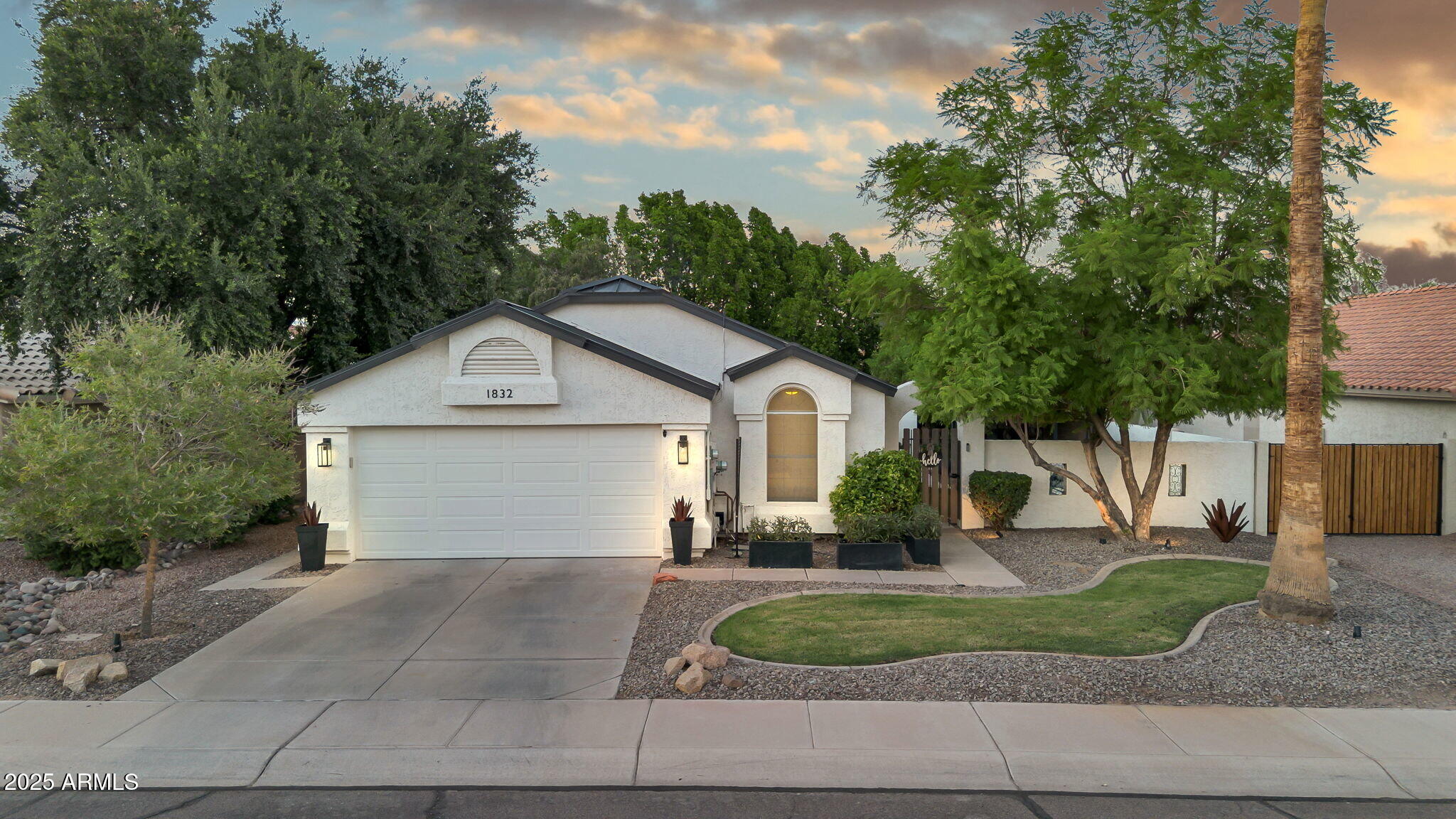 1832 W WILDHORSE Drive