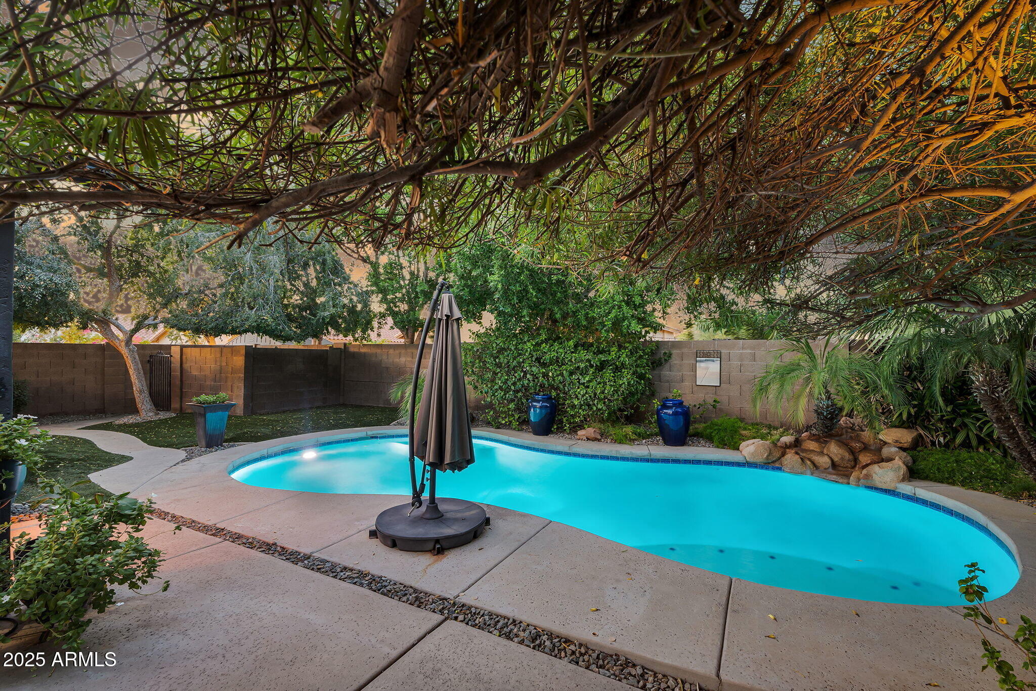 1832 W WILDHORSE Drive