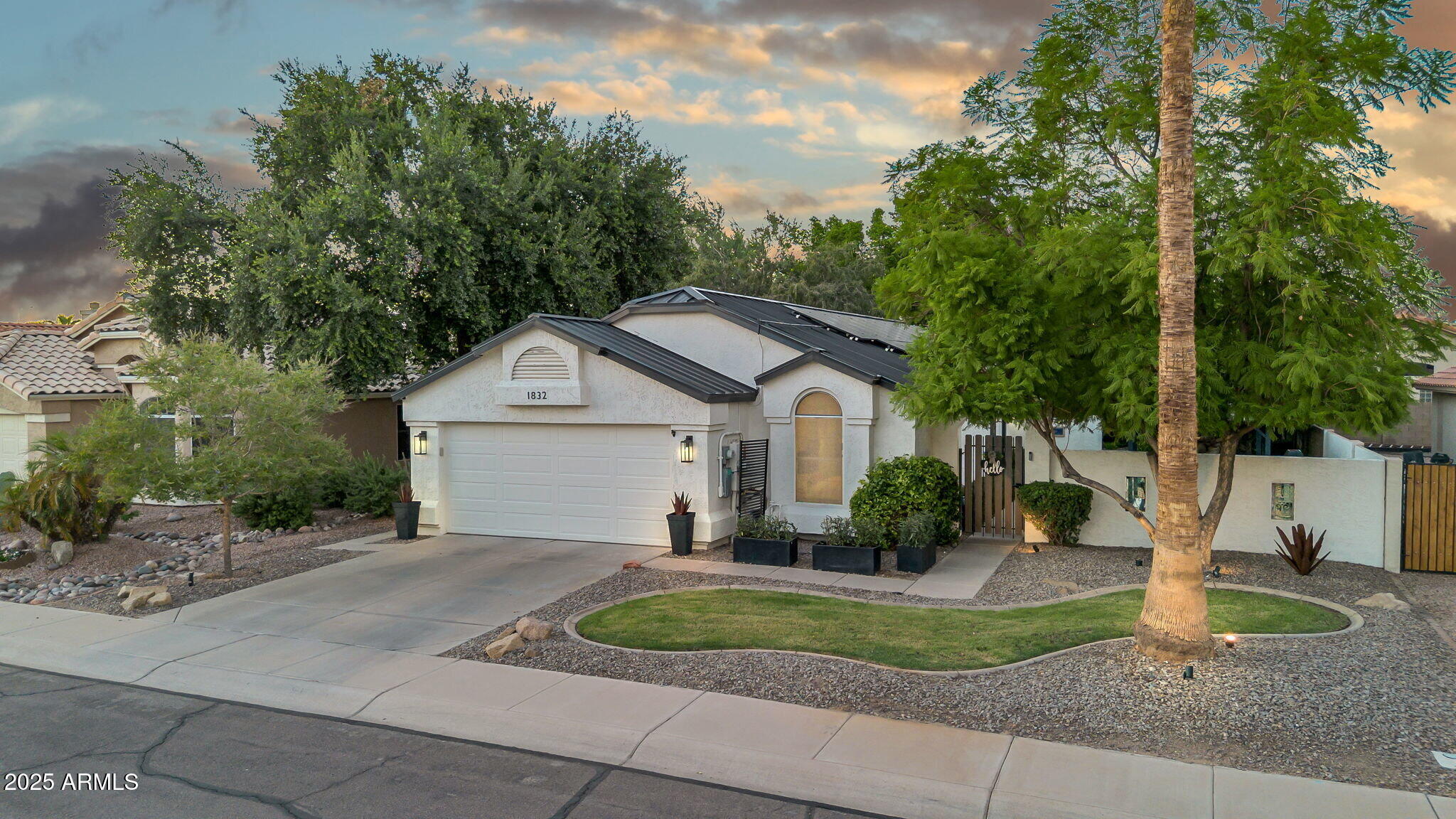 1832 W WILDHORSE Drive