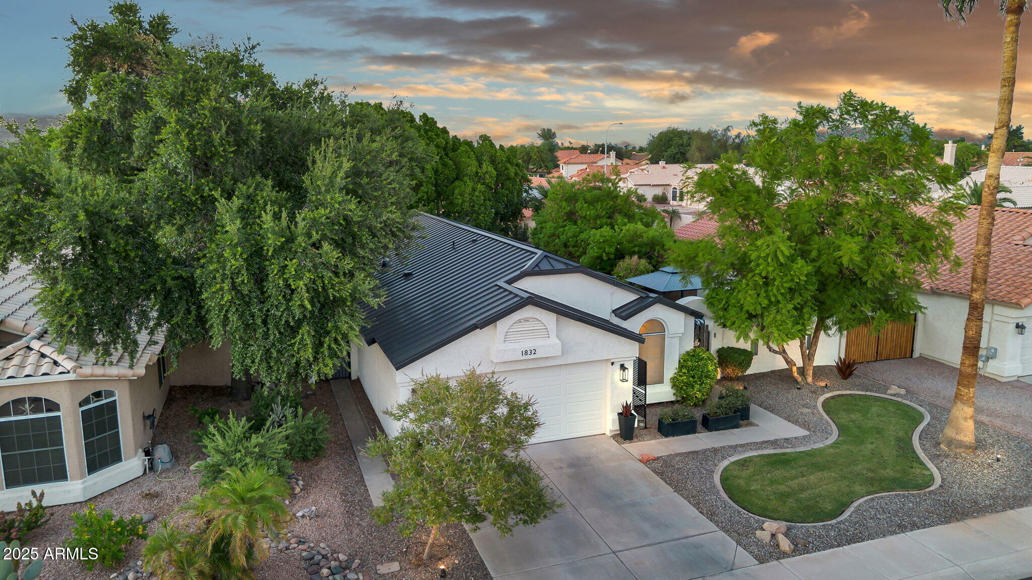 1832 W WILDHORSE Drive