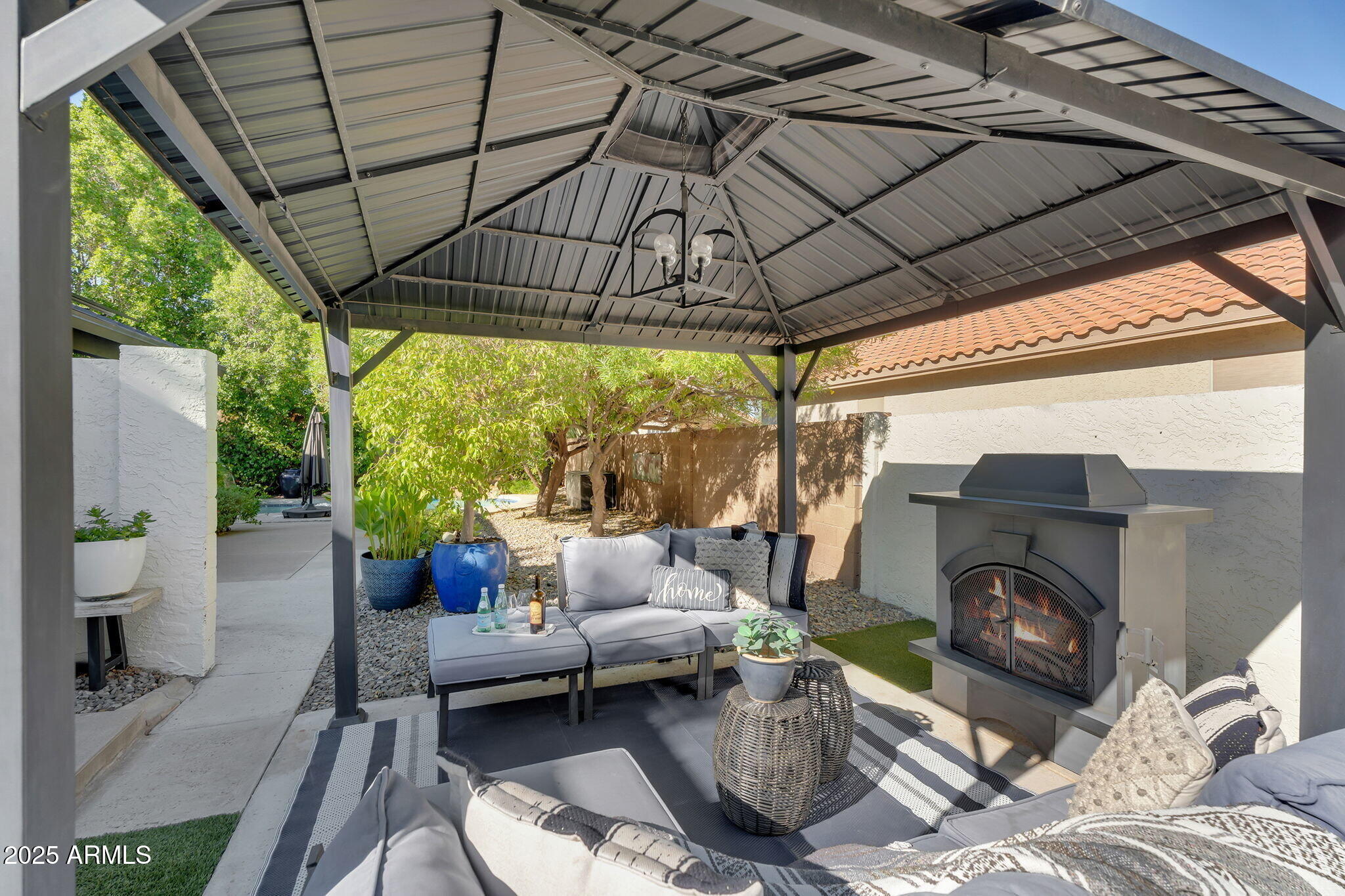 1832 W WILDHORSE Drive