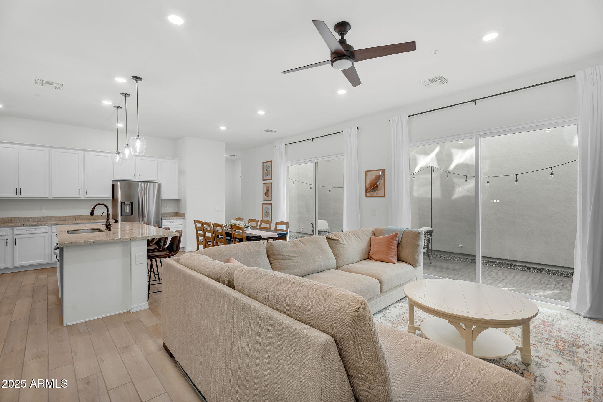 274 E RALEIGH Drive, Chandler
