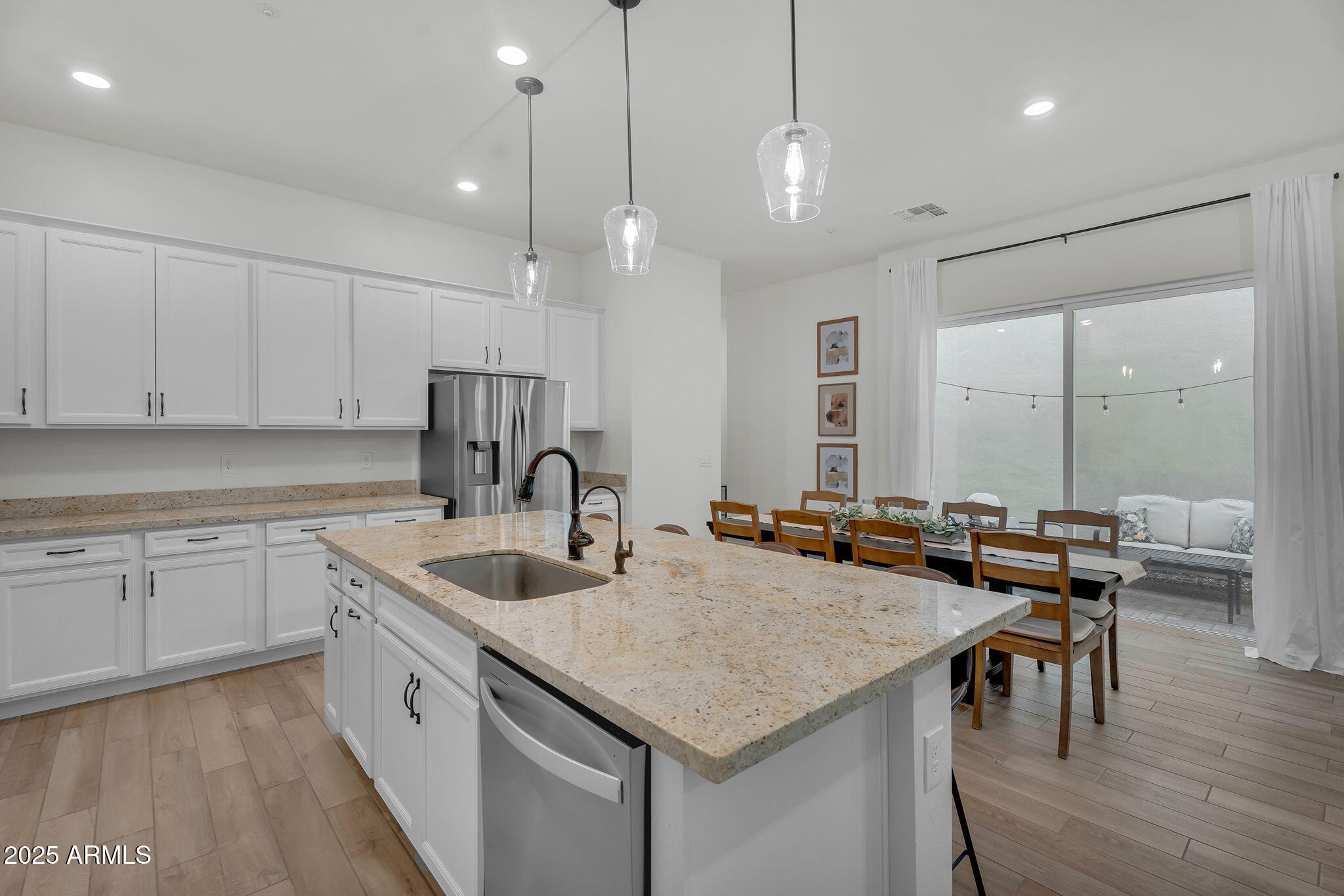 274 E RALEIGH Drive, Chandler