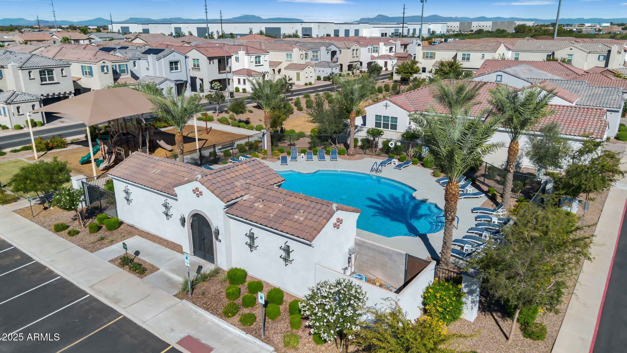274 E RALEIGH Drive, Chandler