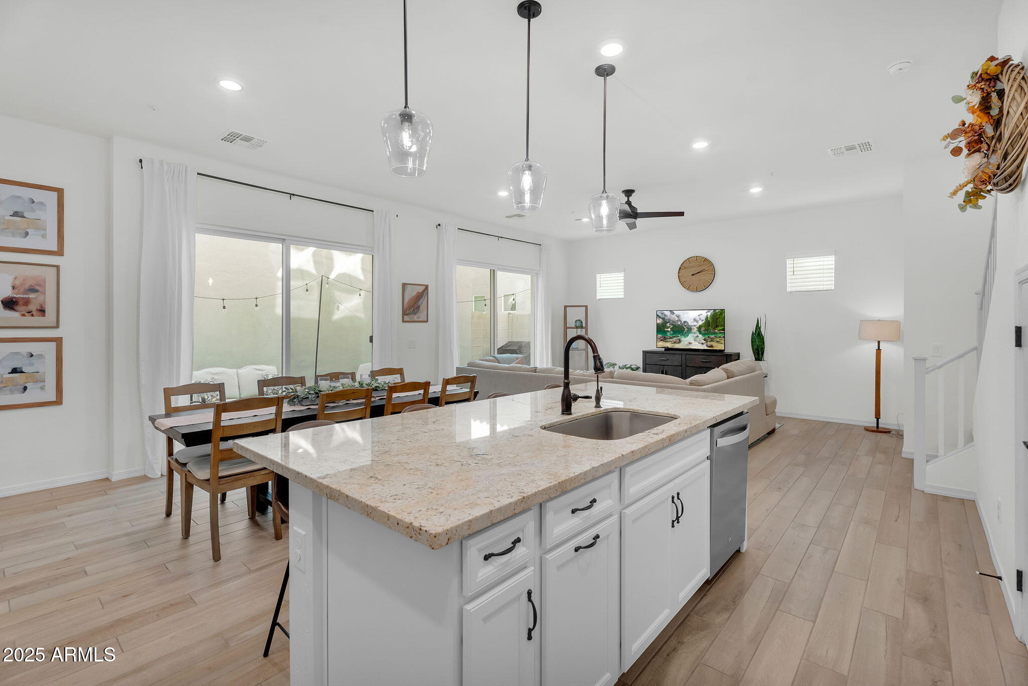 274 E RALEIGH Drive, Chandler