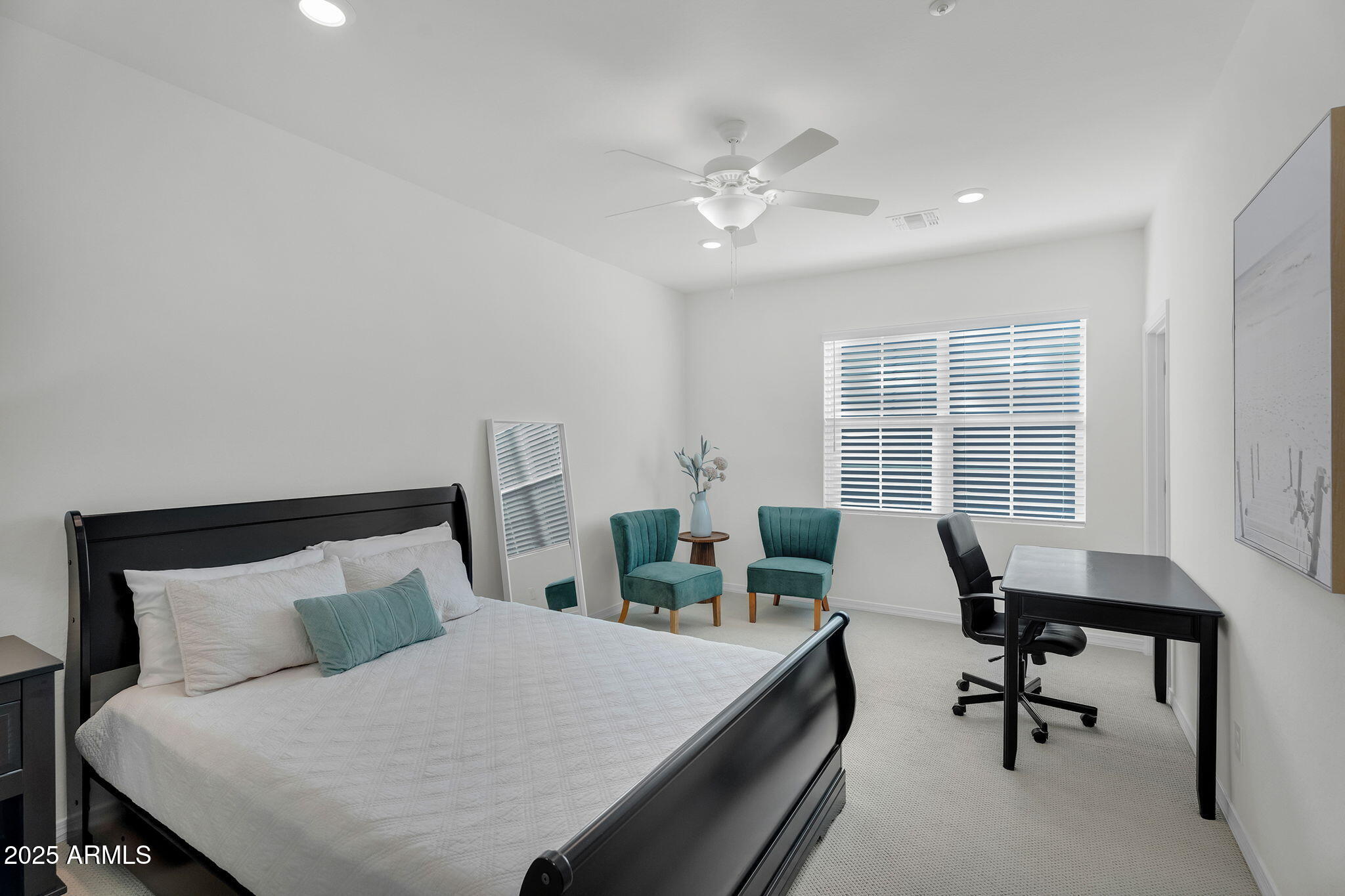 274 E RALEIGH Drive, Chandler