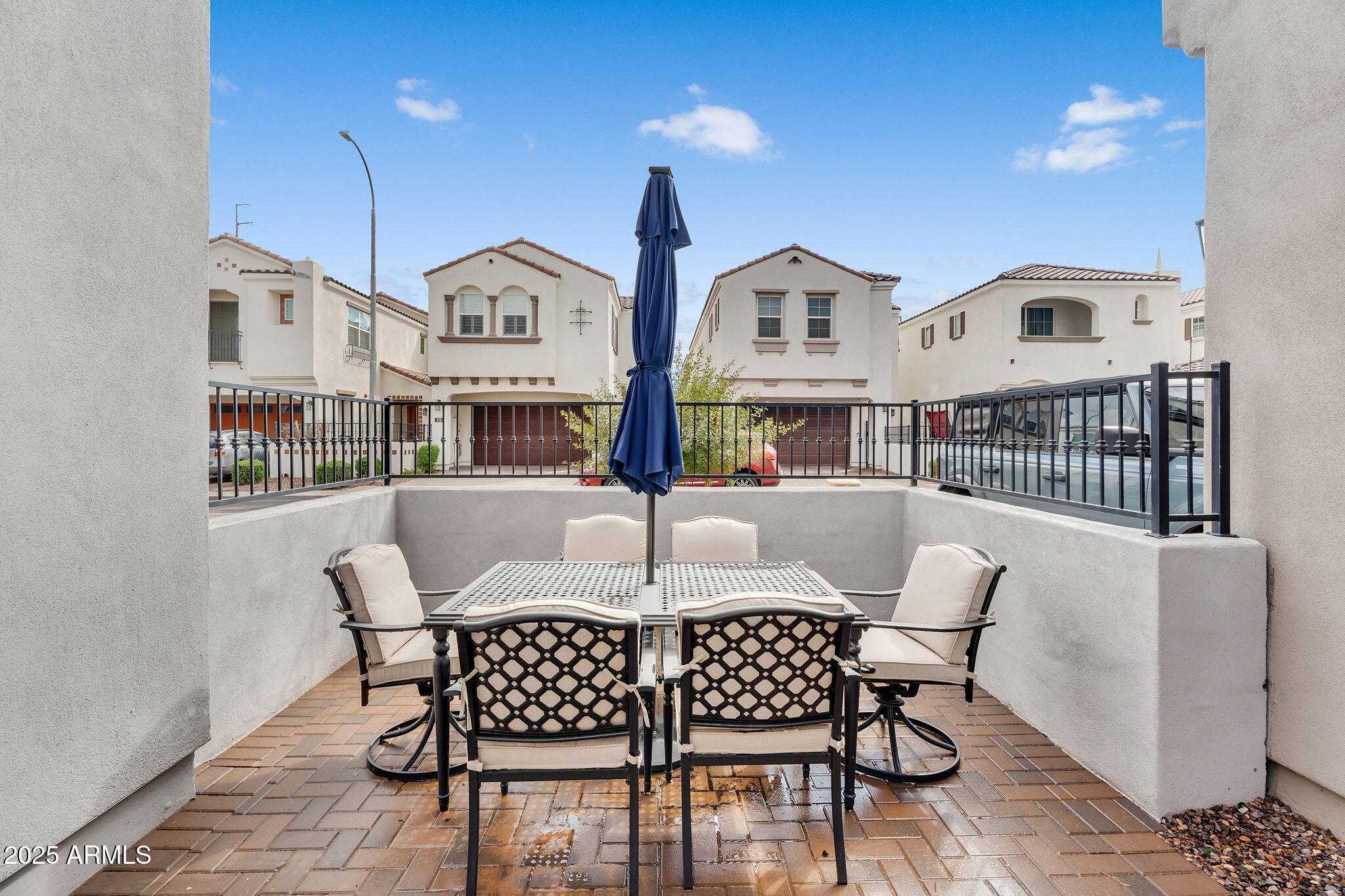 274 E RALEIGH Drive, Chandler