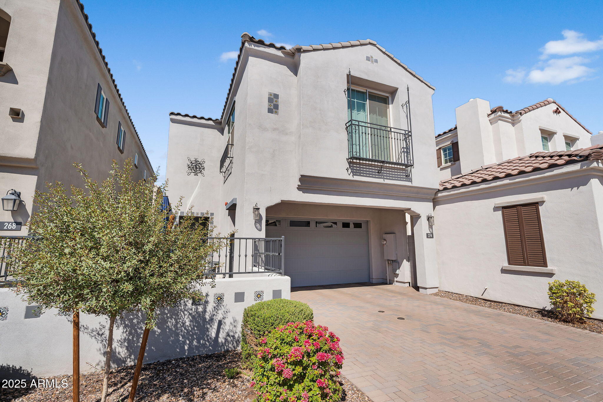 274 E RALEIGH Drive, Chandler