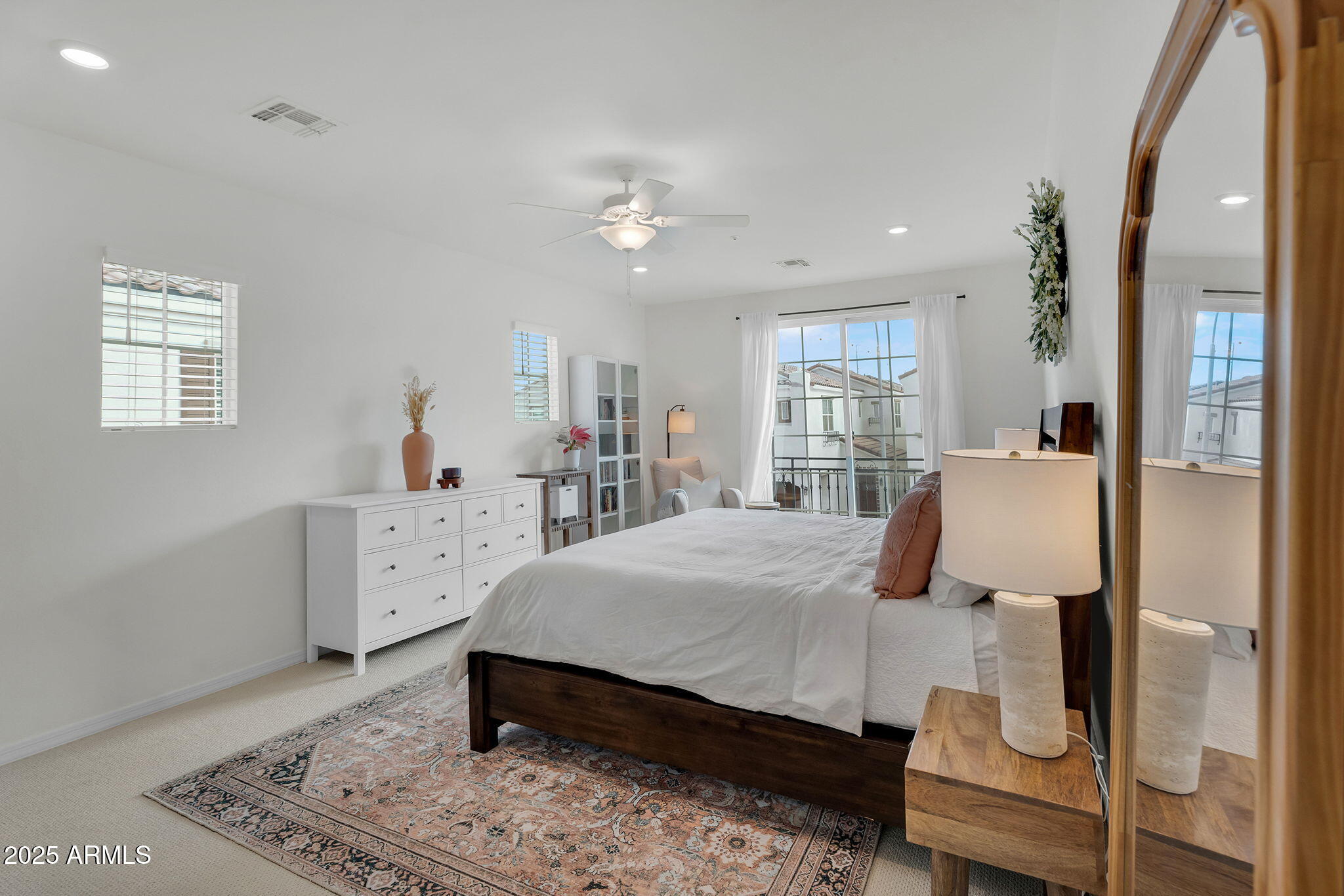 274 E RALEIGH Drive, Chandler