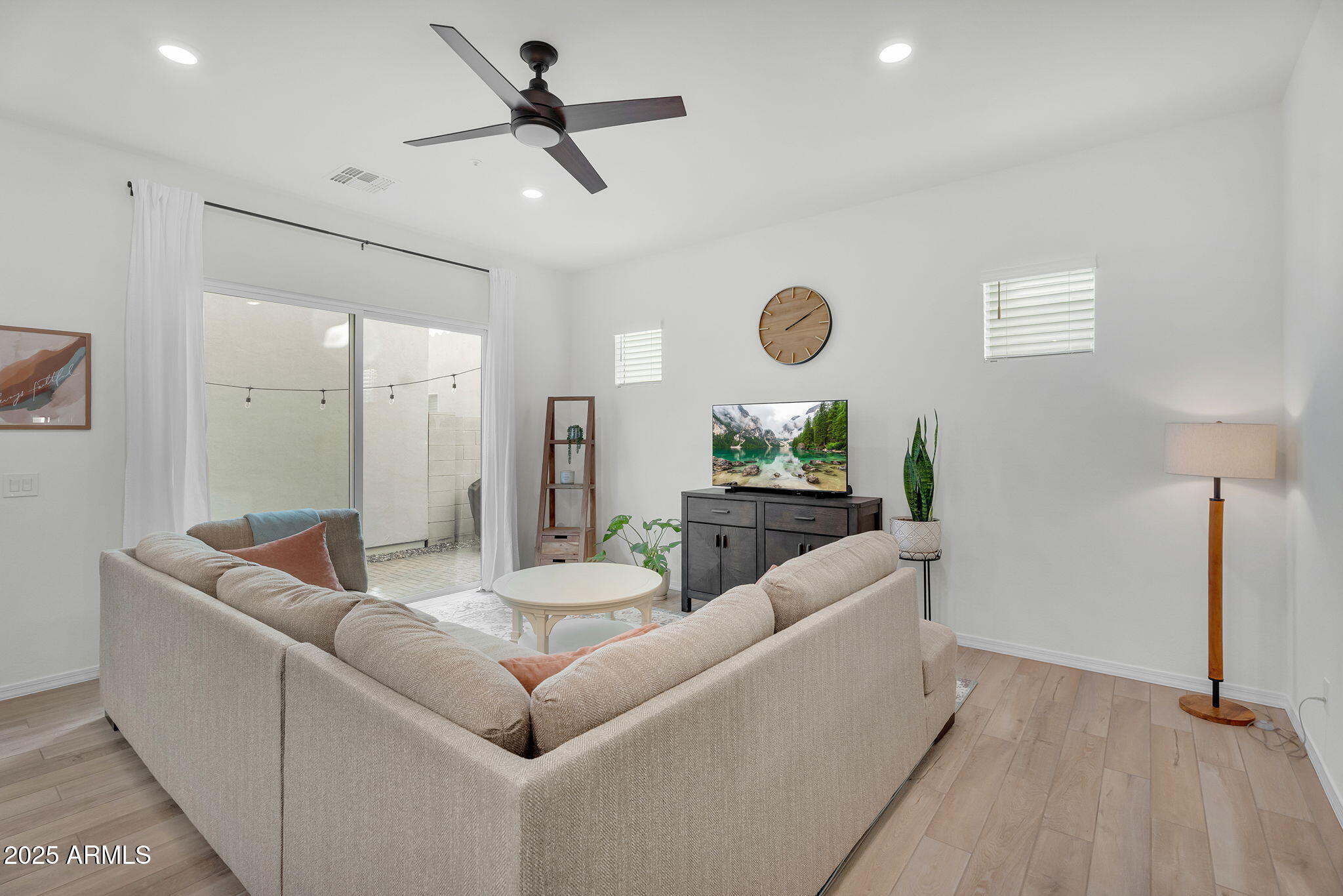 274 E RALEIGH Drive, Chandler