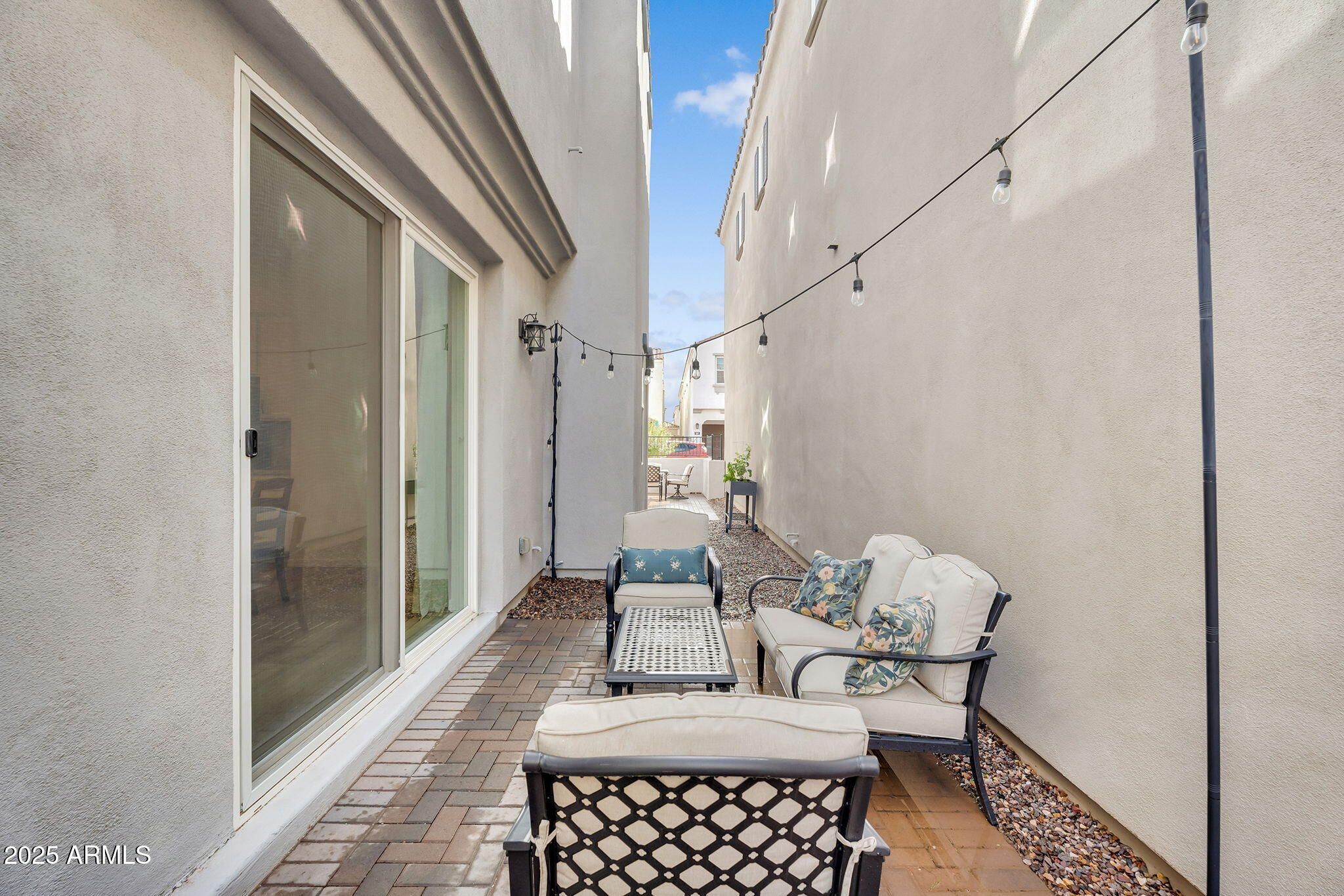 274 E RALEIGH Drive, Chandler