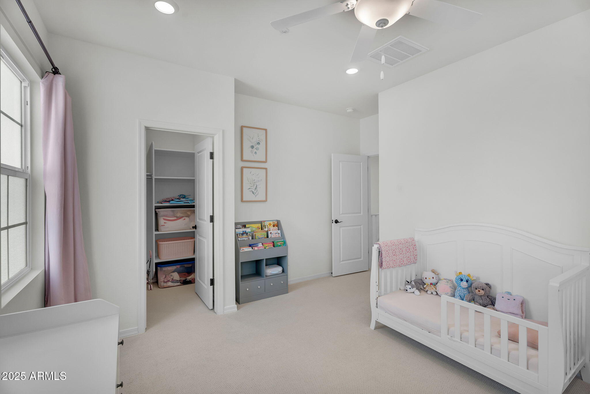 274 E RALEIGH Drive, Chandler