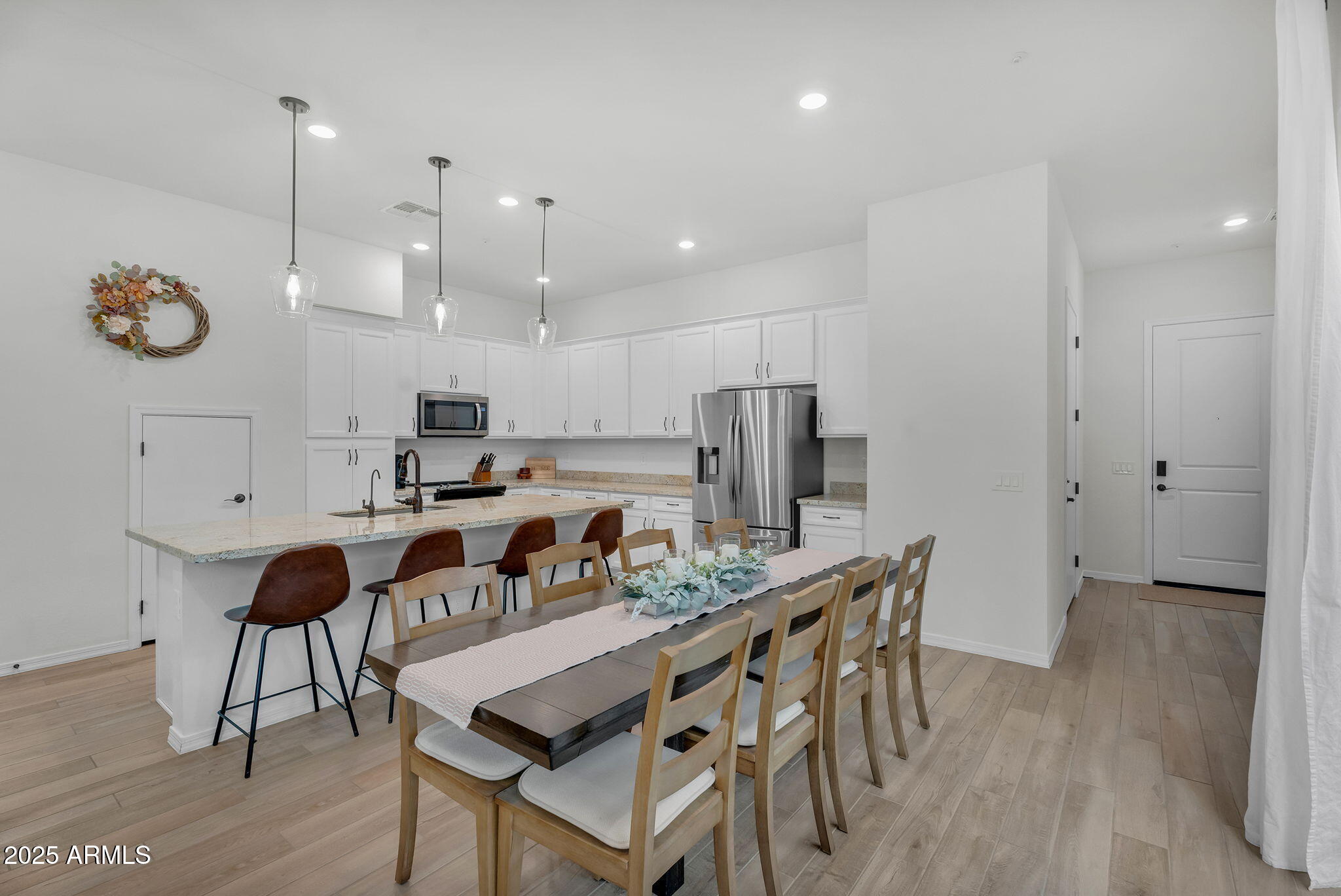 274 E RALEIGH Drive, Chandler
