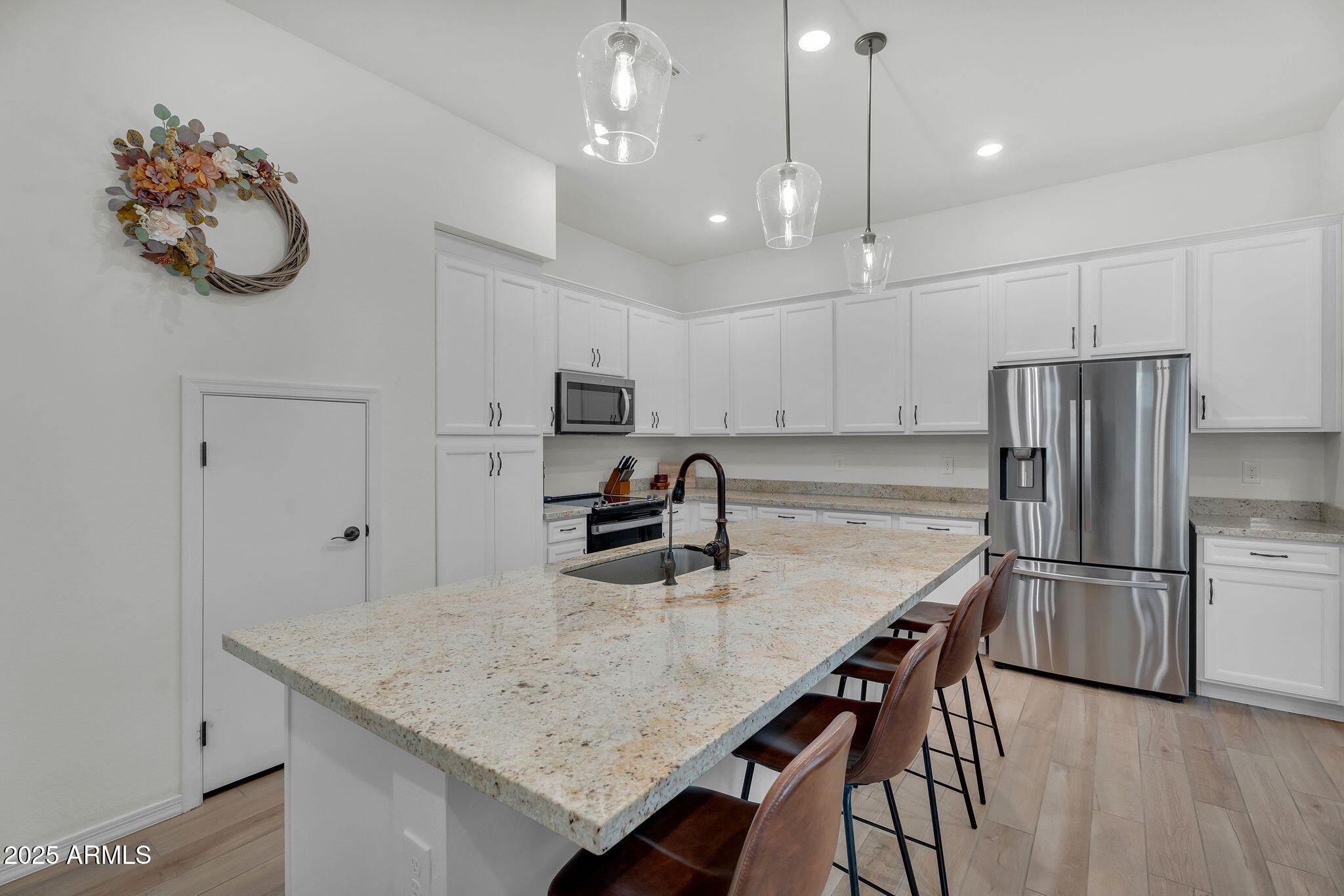 274 E RALEIGH Drive, Chandler