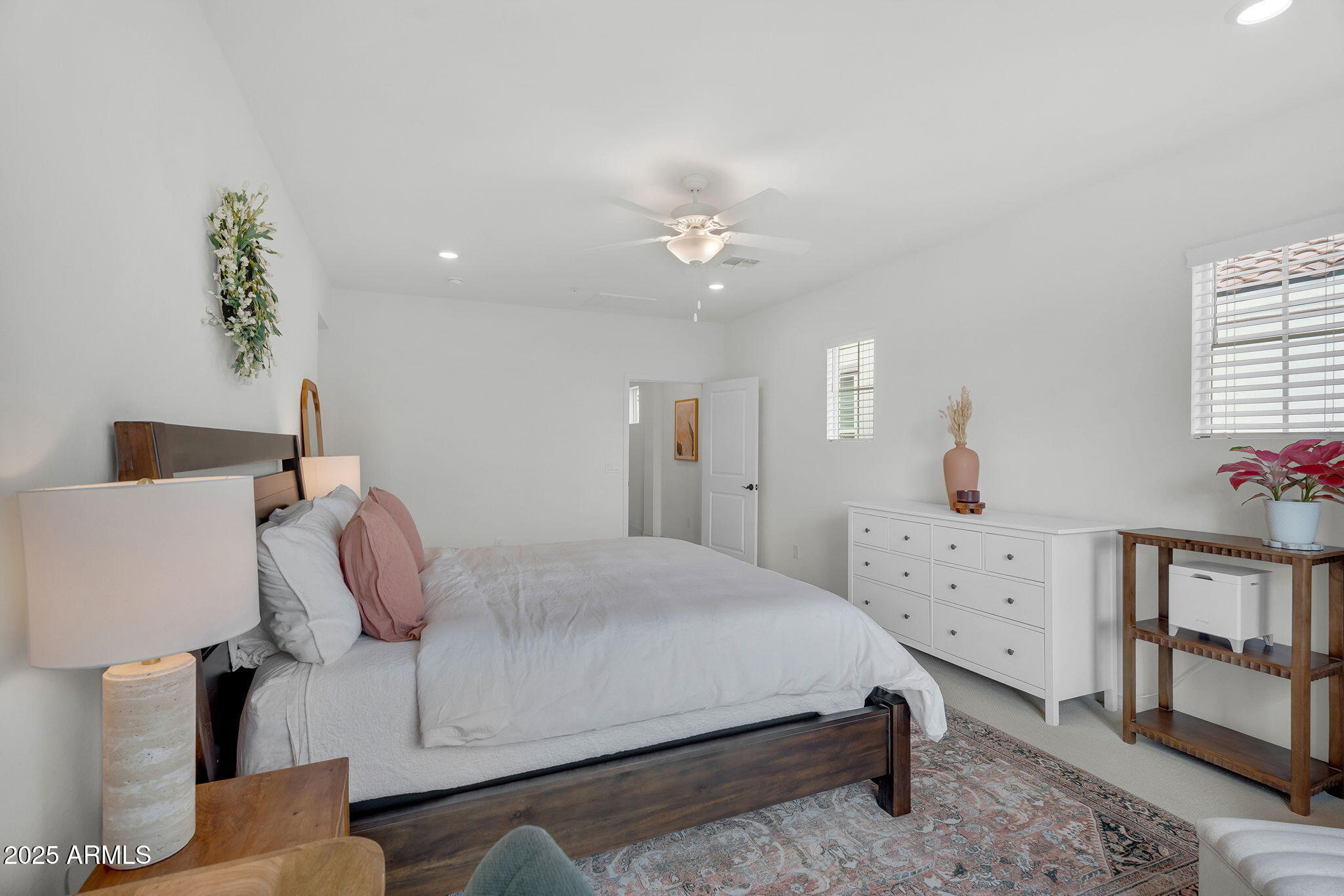 274 E RALEIGH Drive, Chandler