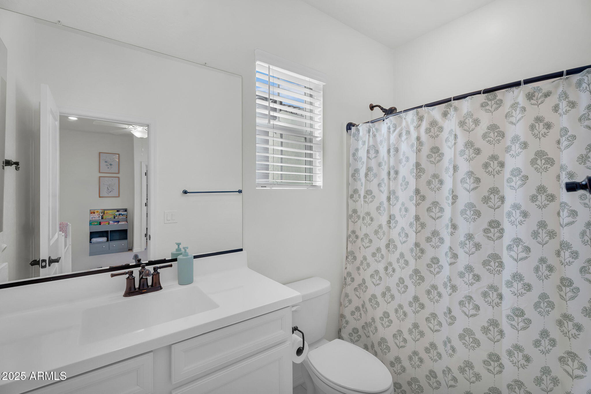 274 E RALEIGH Drive, Chandler