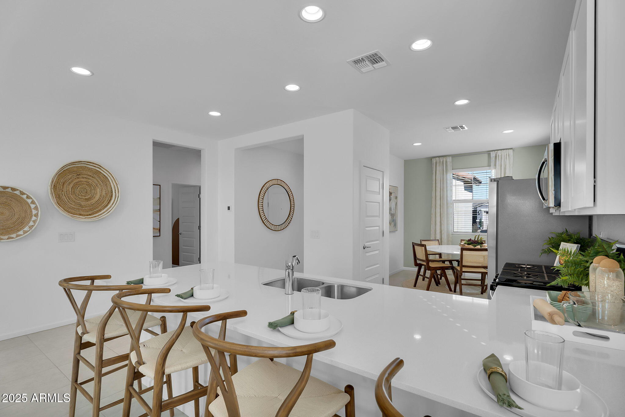 36585 W MADDALONI Avenue