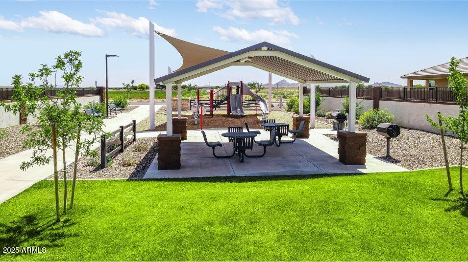 36585 W MADDALONI Avenue