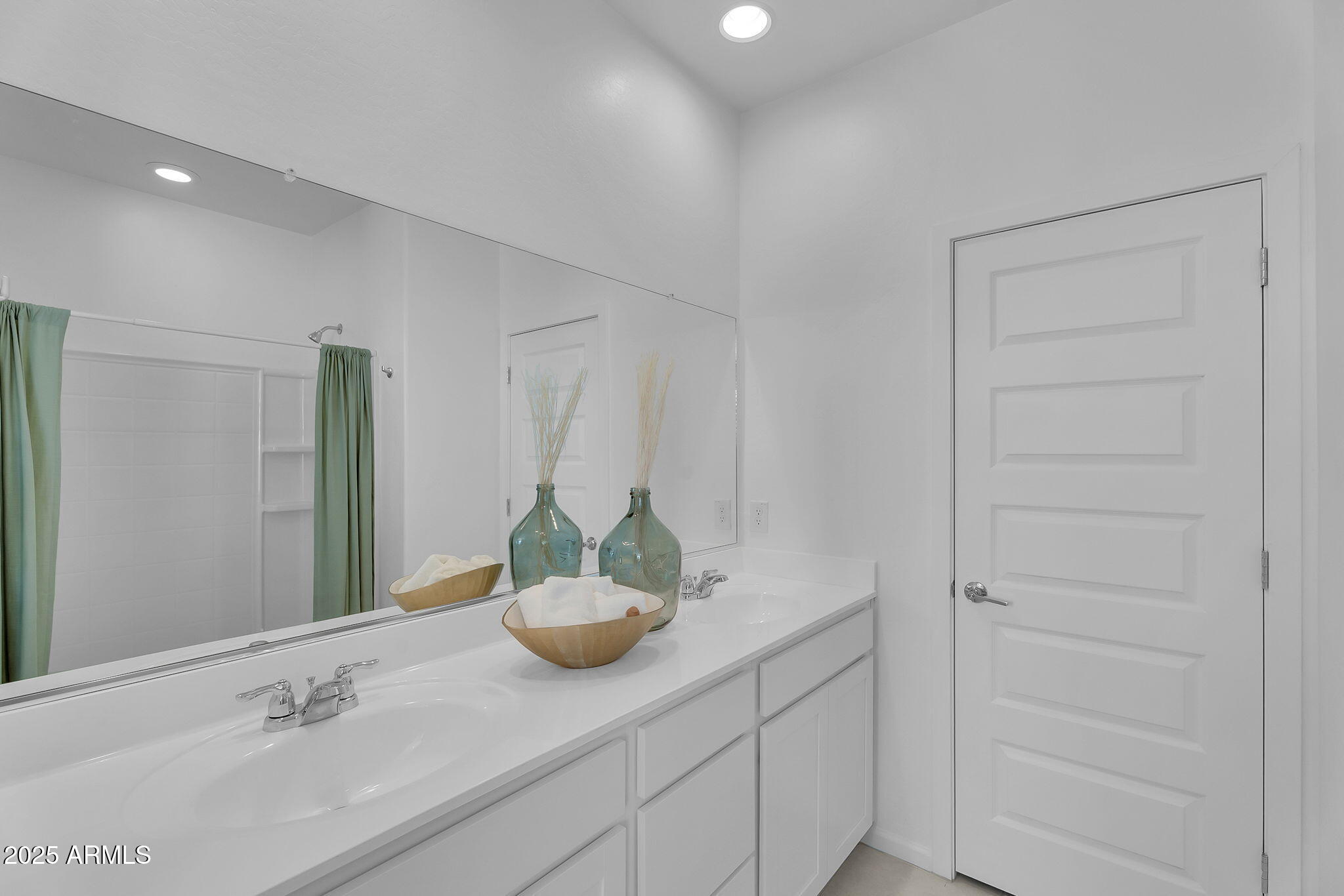 36585 W MADDALONI Avenue