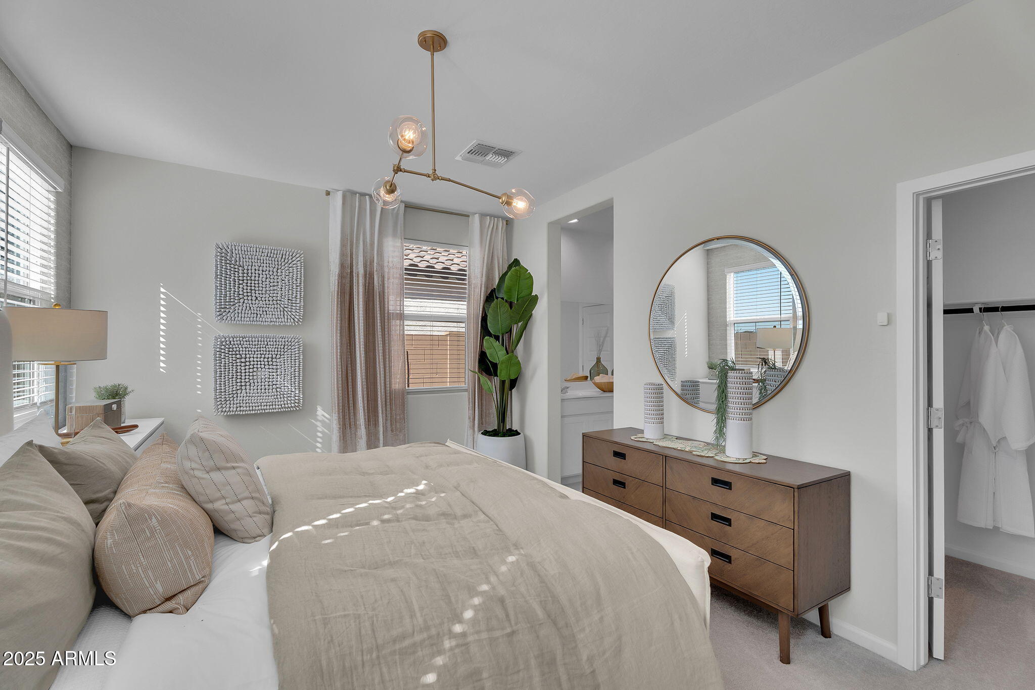 36585 W MADDALONI Avenue