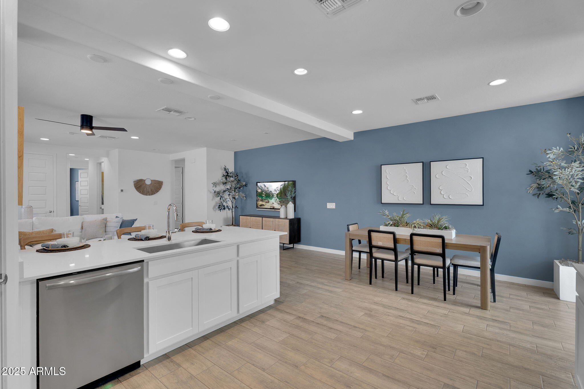 36575 W MADDALONI Avenue