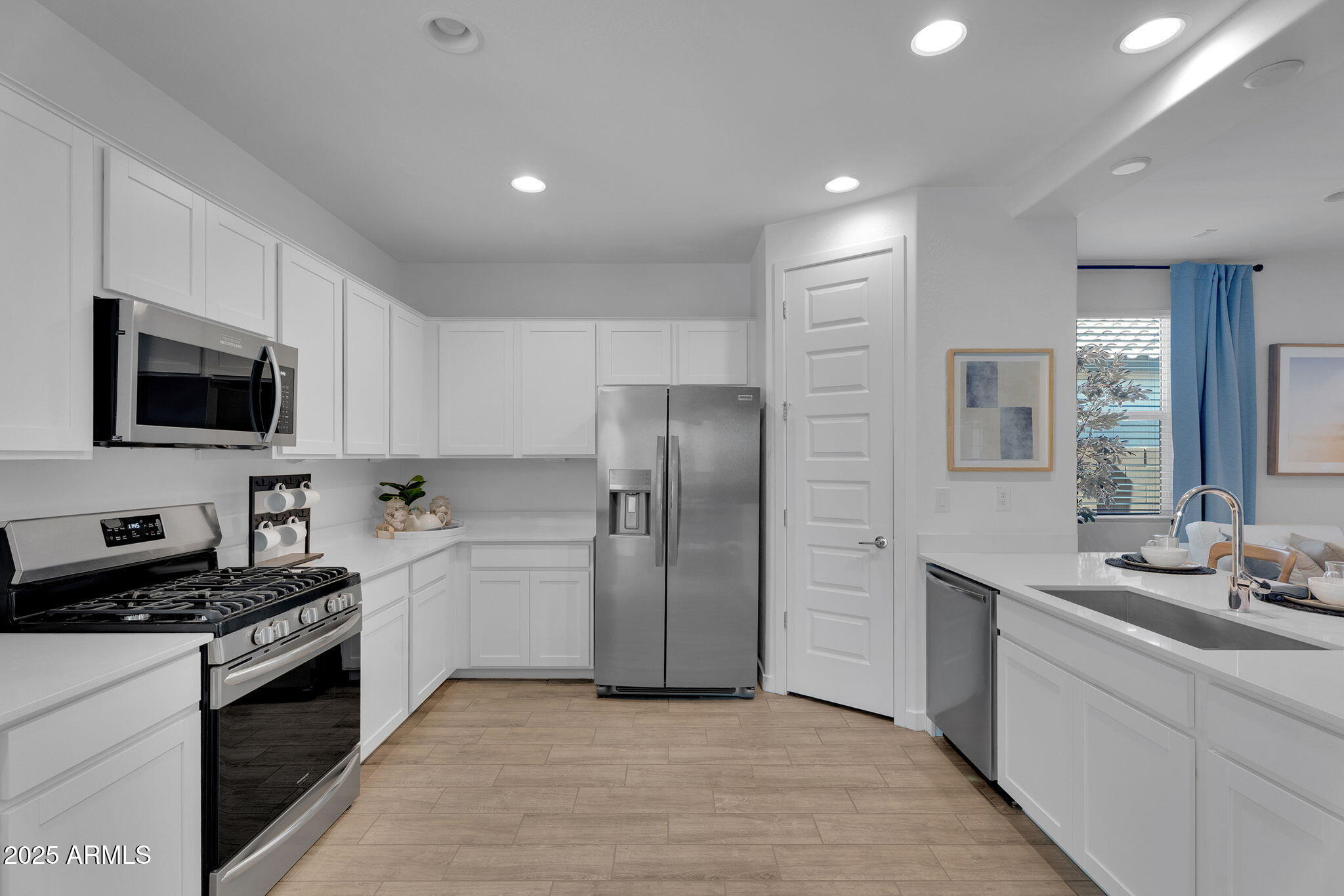 36575 W MADDALONI Avenue