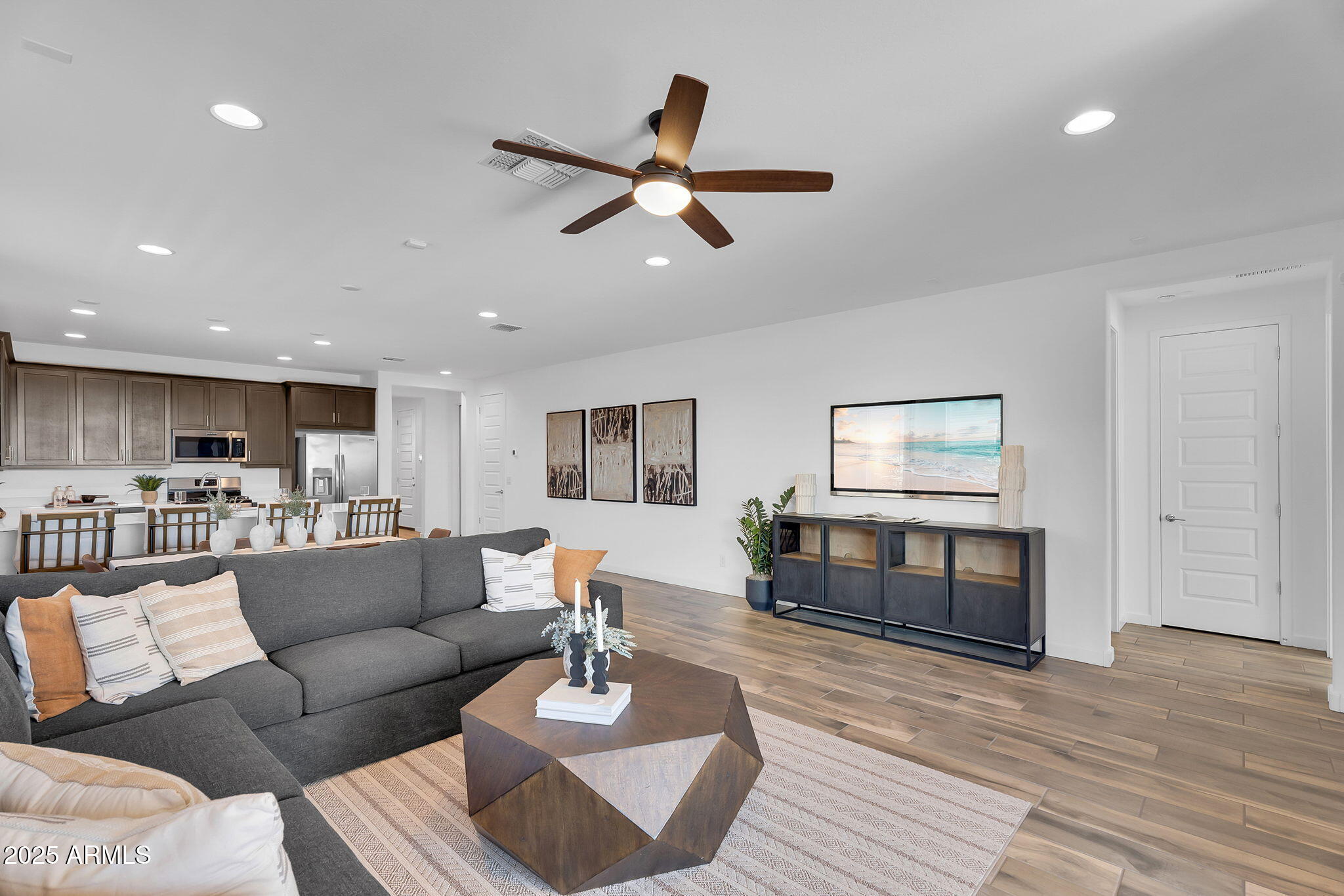 36555 W MADDALONI Avenue