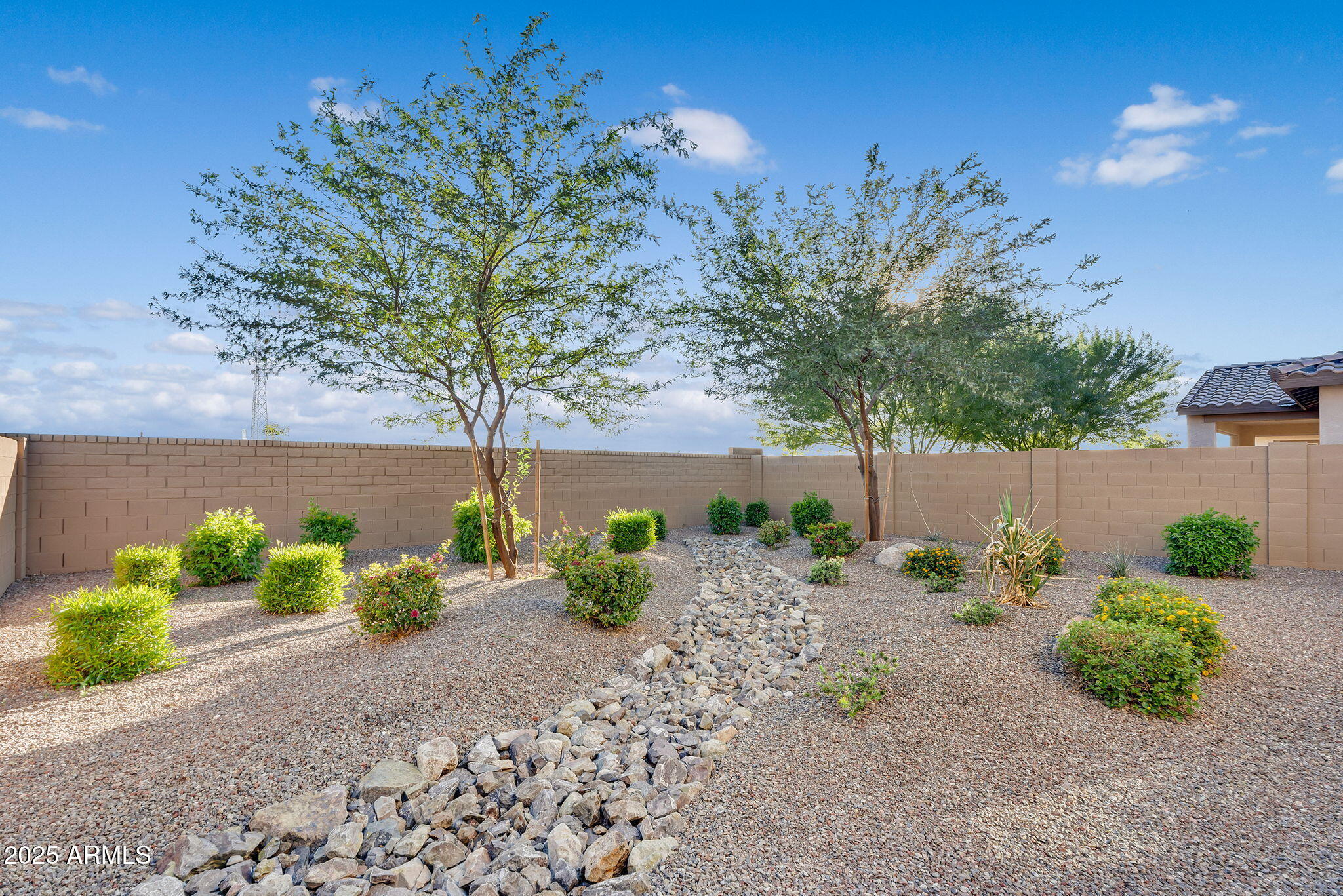 3111 E BARREL RACE Road