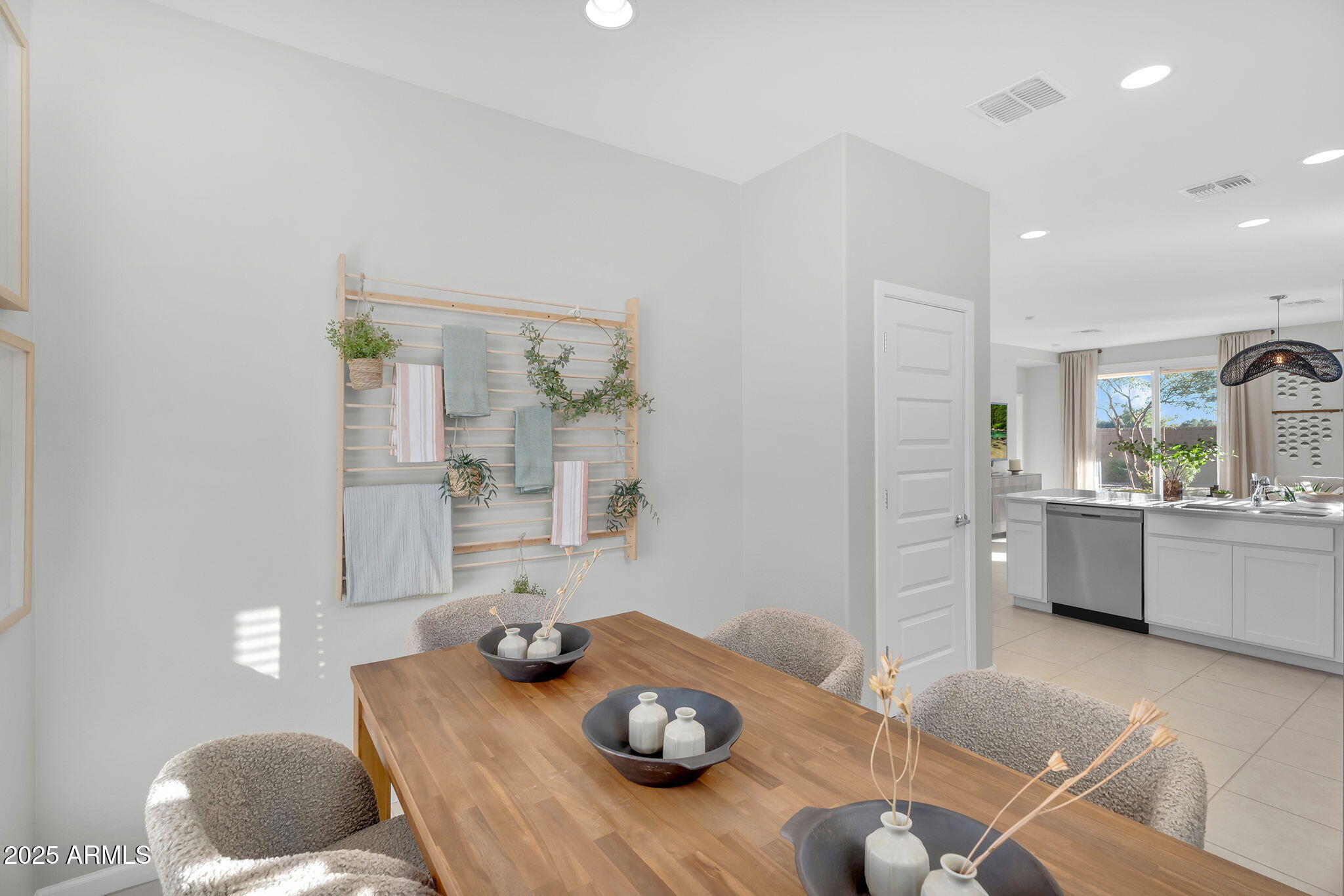 3111 E BARREL RACE Road