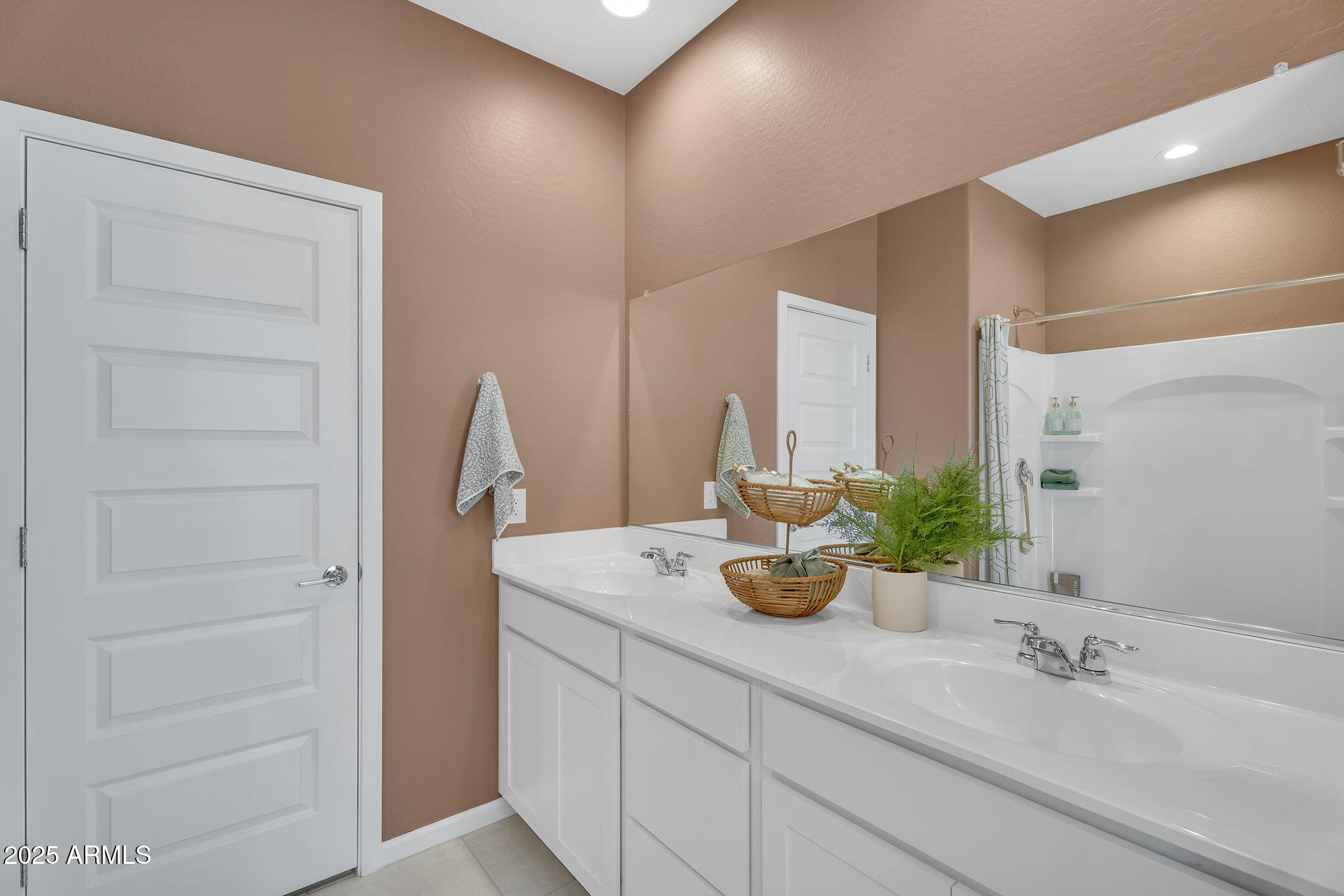 3111 E BARREL RACE Road