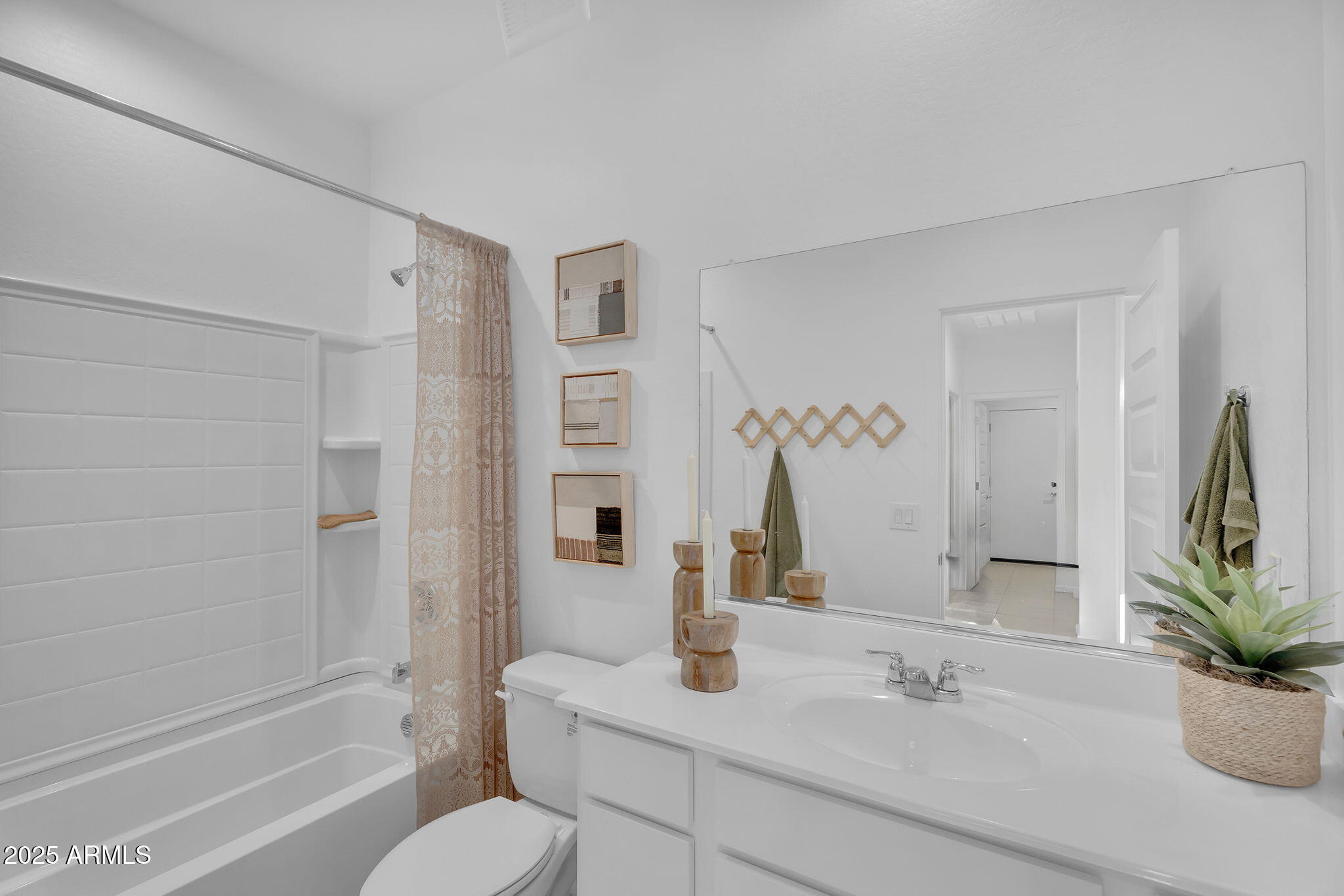 3111 E BARREL RACE Road