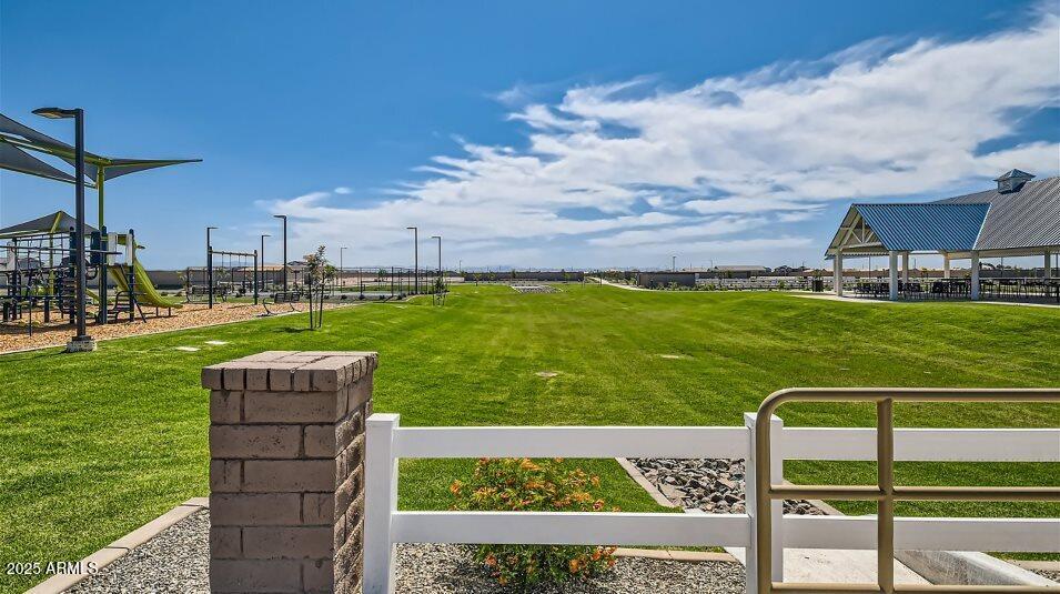 3111 E BARREL RACE Road