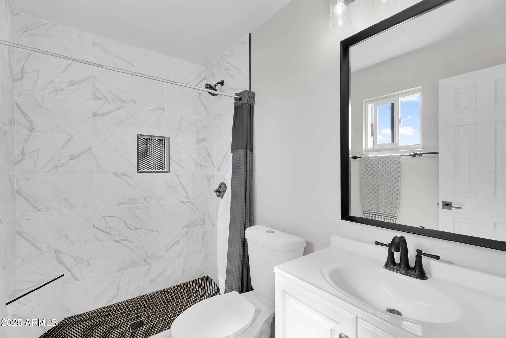 815 W ELNA RAE Street