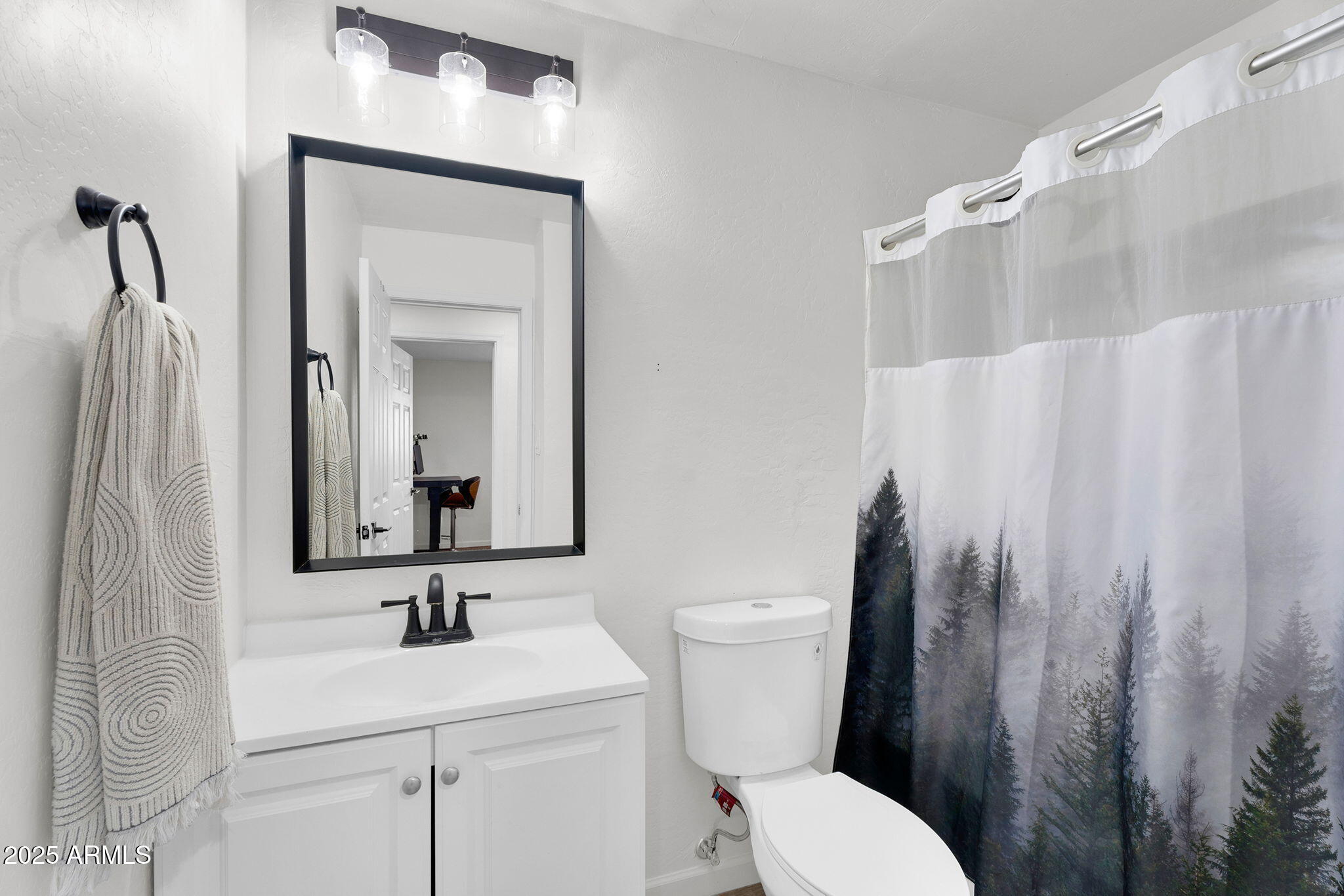 815 W ELNA RAE Street