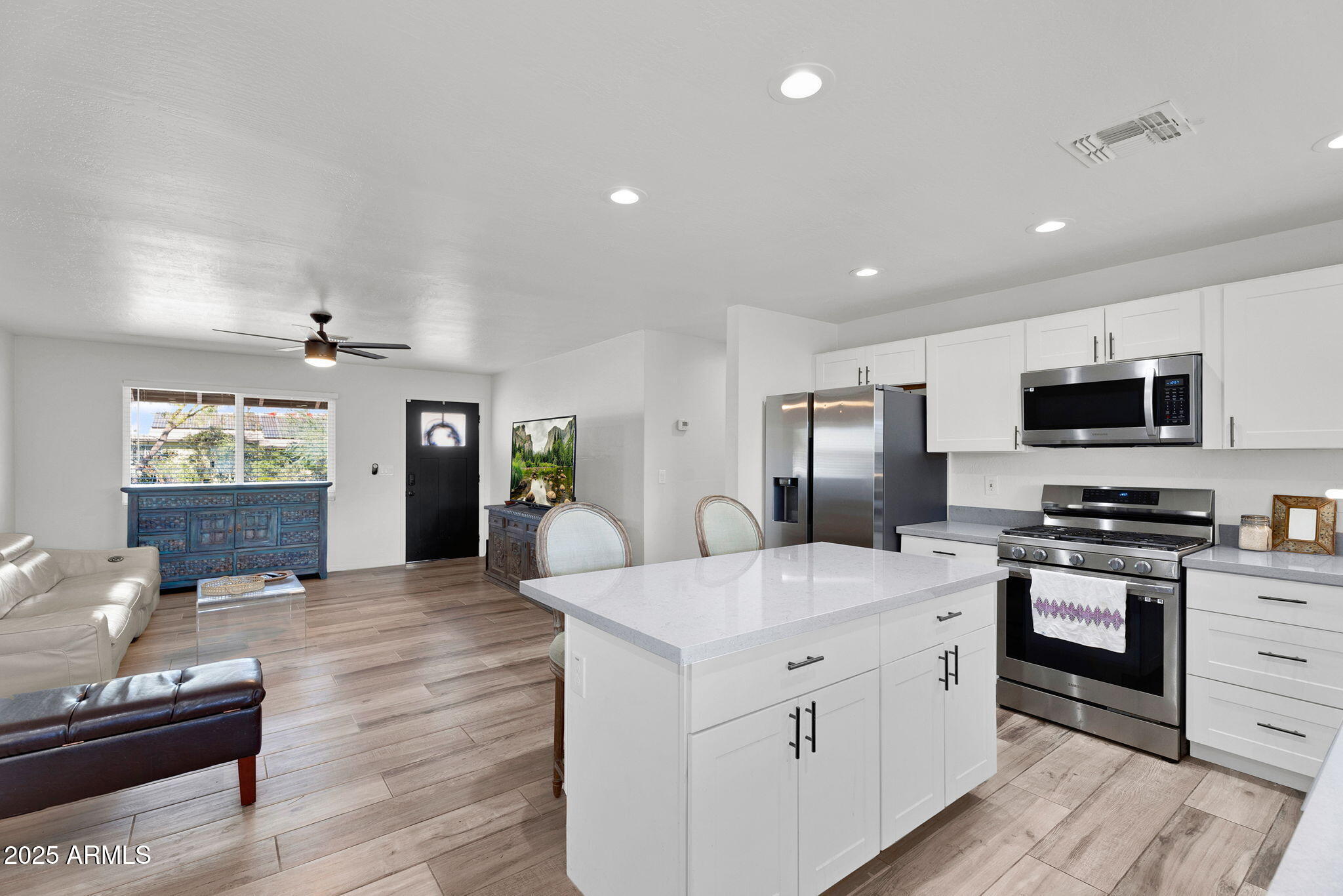 815 W ELNA RAE Street