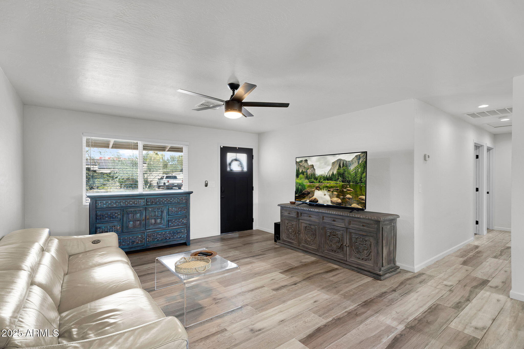 815 W ELNA RAE Street