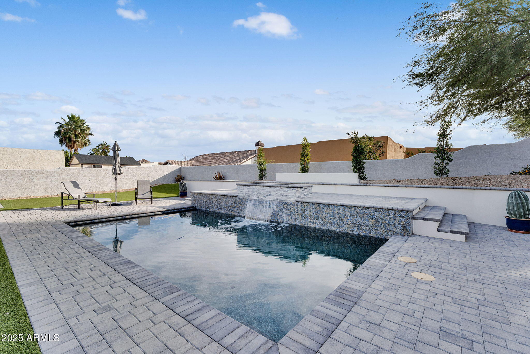 15543 E CHOLLA Drive