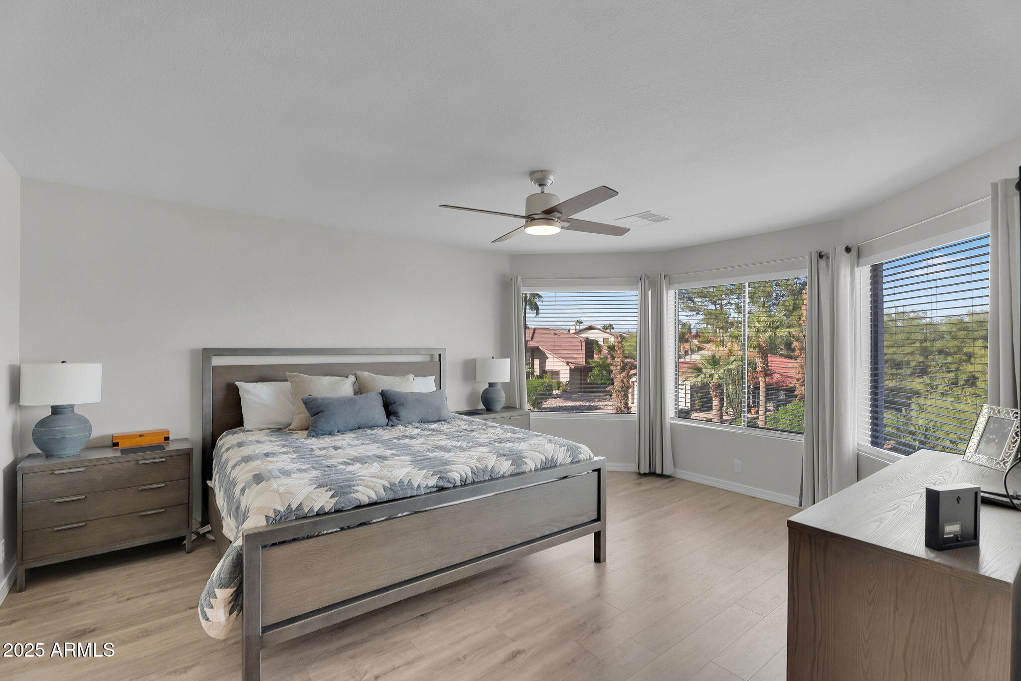 15543 E CHOLLA Drive