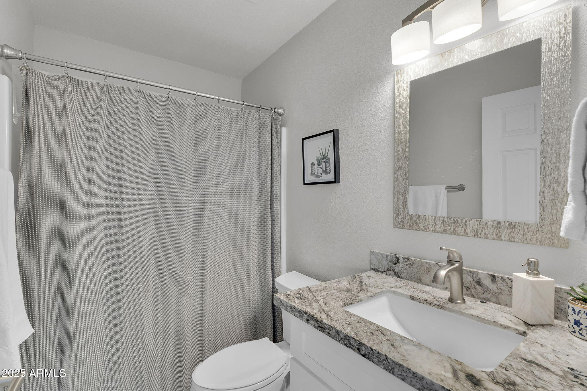 15543 E CHOLLA Drive